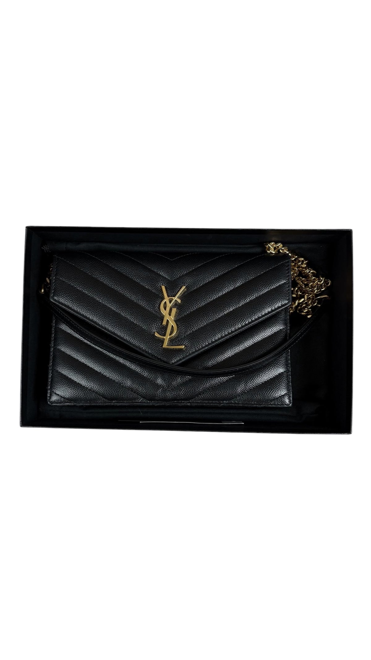 Sac Pochette à Chaîne Saint Laurent Cassandre Grain de Poudre noir taille UNI, seconde main authentifiée NB08, vue de face dans sa boîte — vue 2