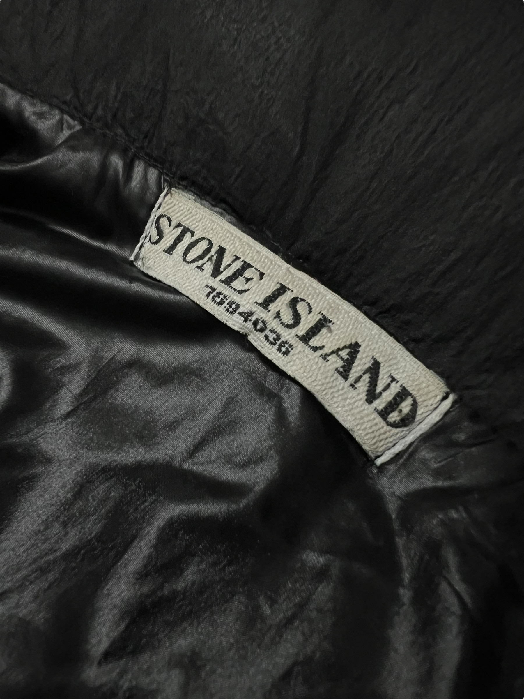 DOUDOUNE À CAPUCHE SANS MANCHE STONE ISLAND DOWN JACKET - NB08