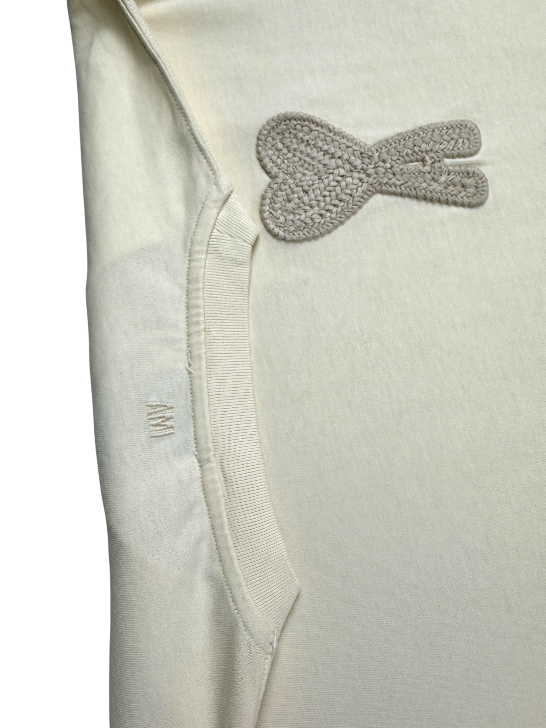 TEE-SHIRT AMI PARIS CŒUR TON SUR TON- CRÈME - NEUF