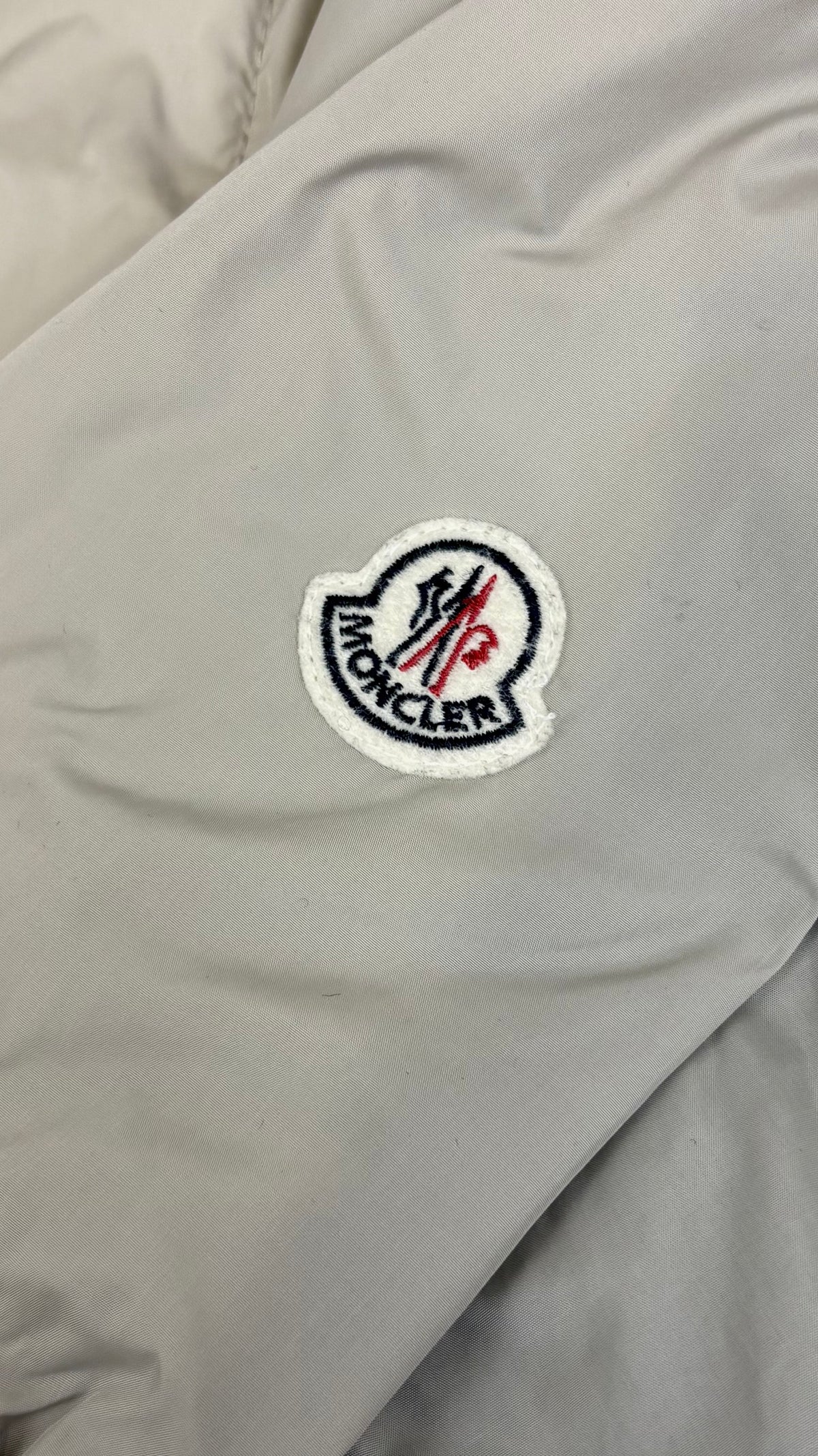 Veste Moncler Vintage en Nylon à Poches beige taille 7, détail étiquettes et finitions — vue 4