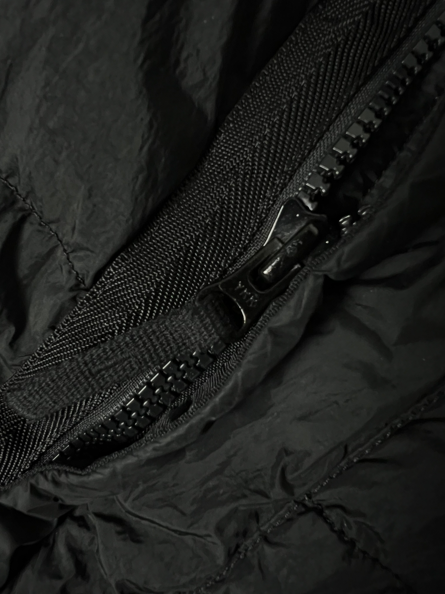 GILET À CAPUCHE STONE ISLAND GARMENT DYED CRINKLE REPS NY DOWN - NB08