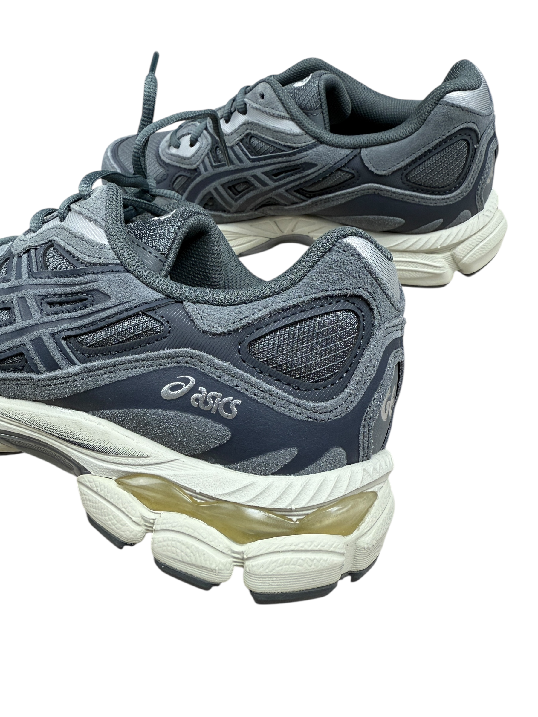 Sneakers Asics gris taille 41 1/2 - Détail
