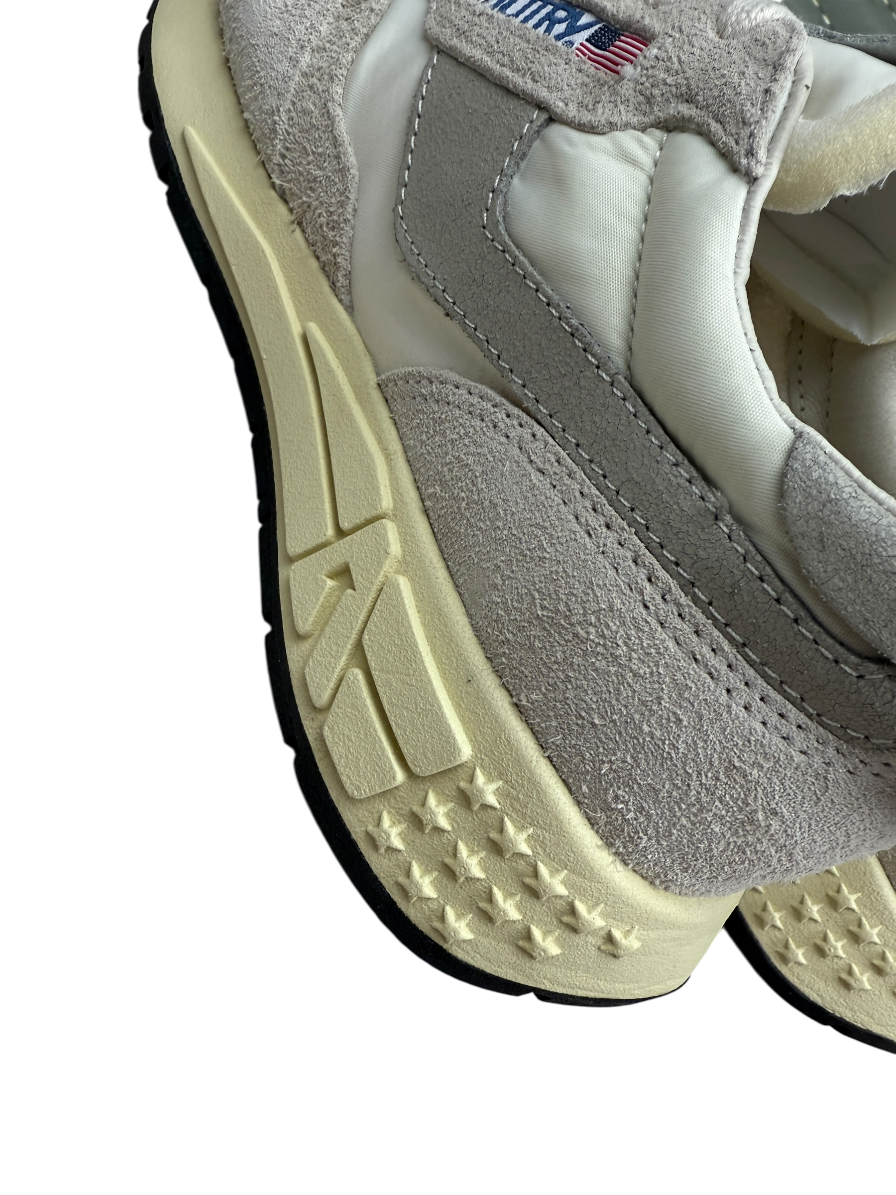 Sneakers Autry blanc / gris taille 40 - Détail