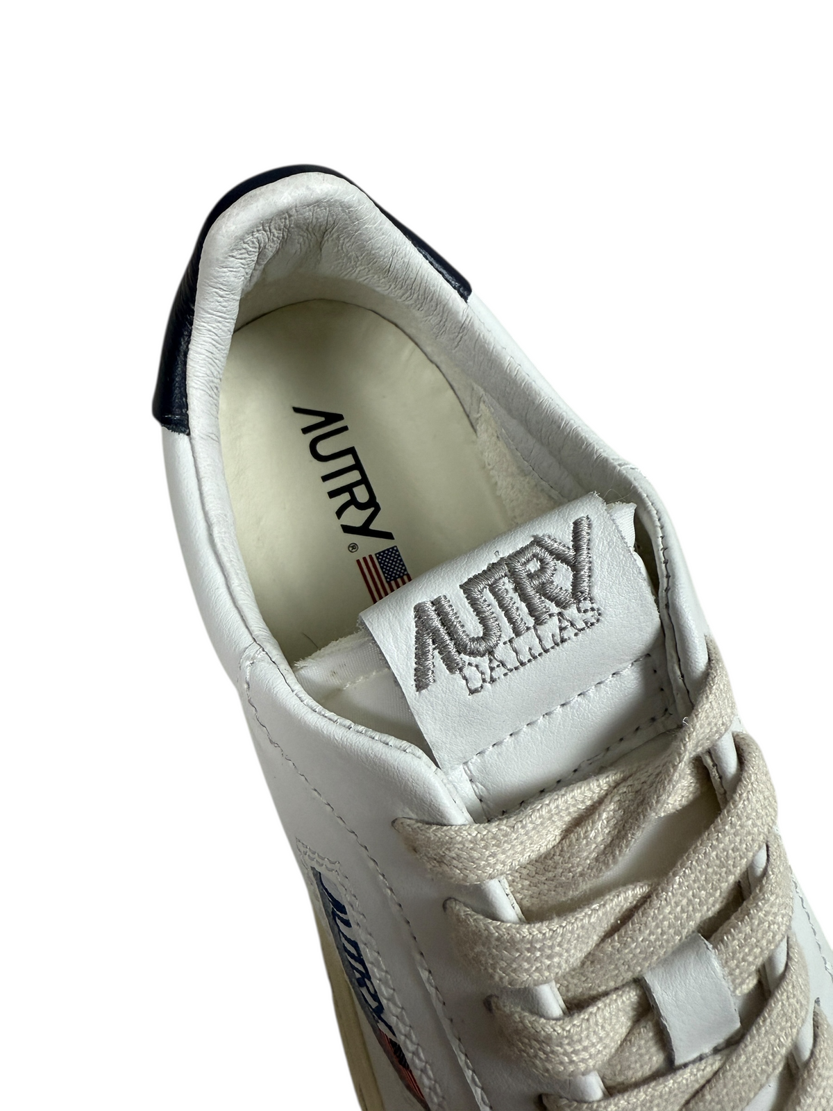 Sneakers Autry blanc taille 41 - Logo et étiquette