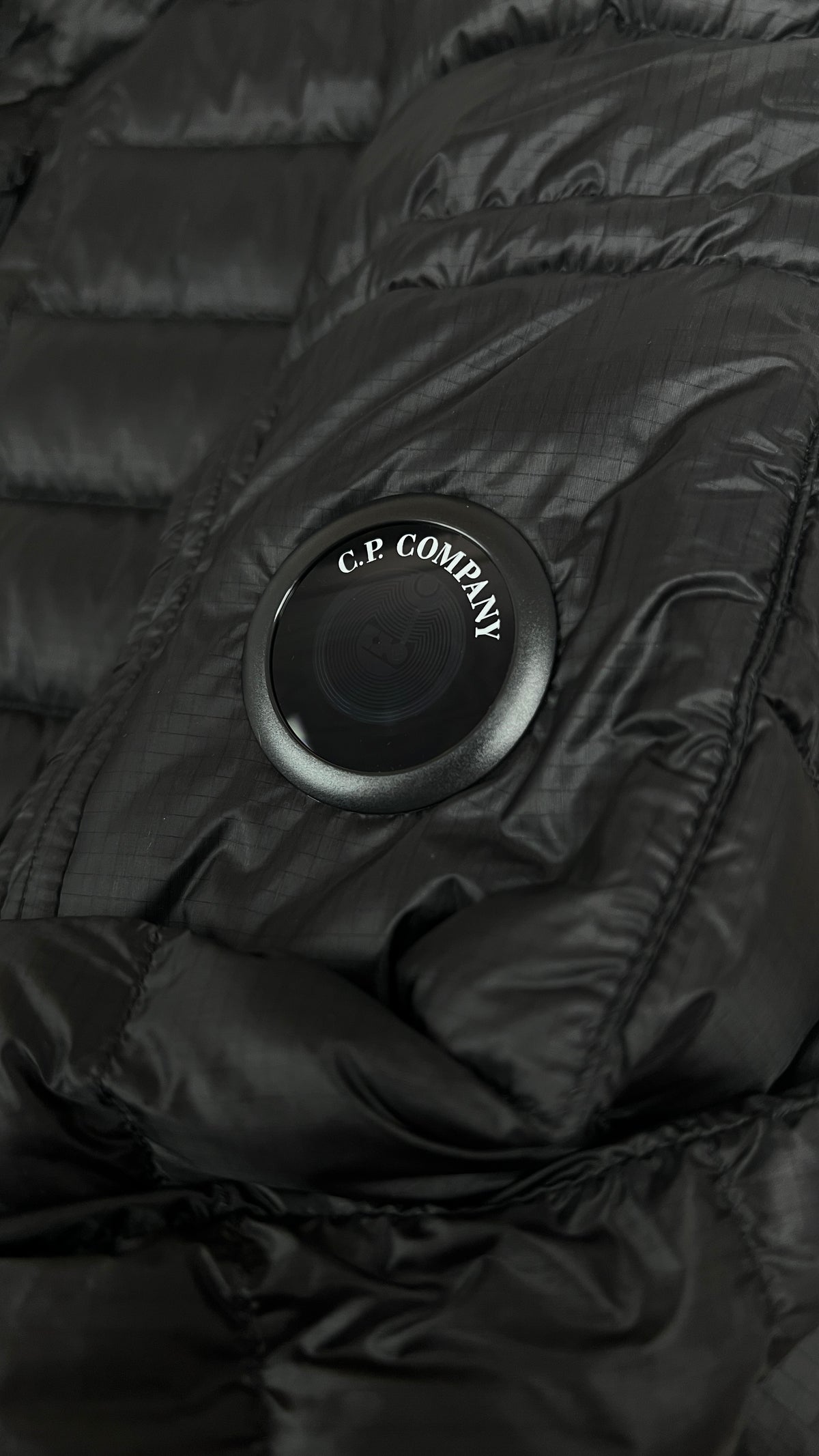 Doudoune C.P Company D.D. Shell Lens noir taille S, détail étiquettes et finitions — vue 3