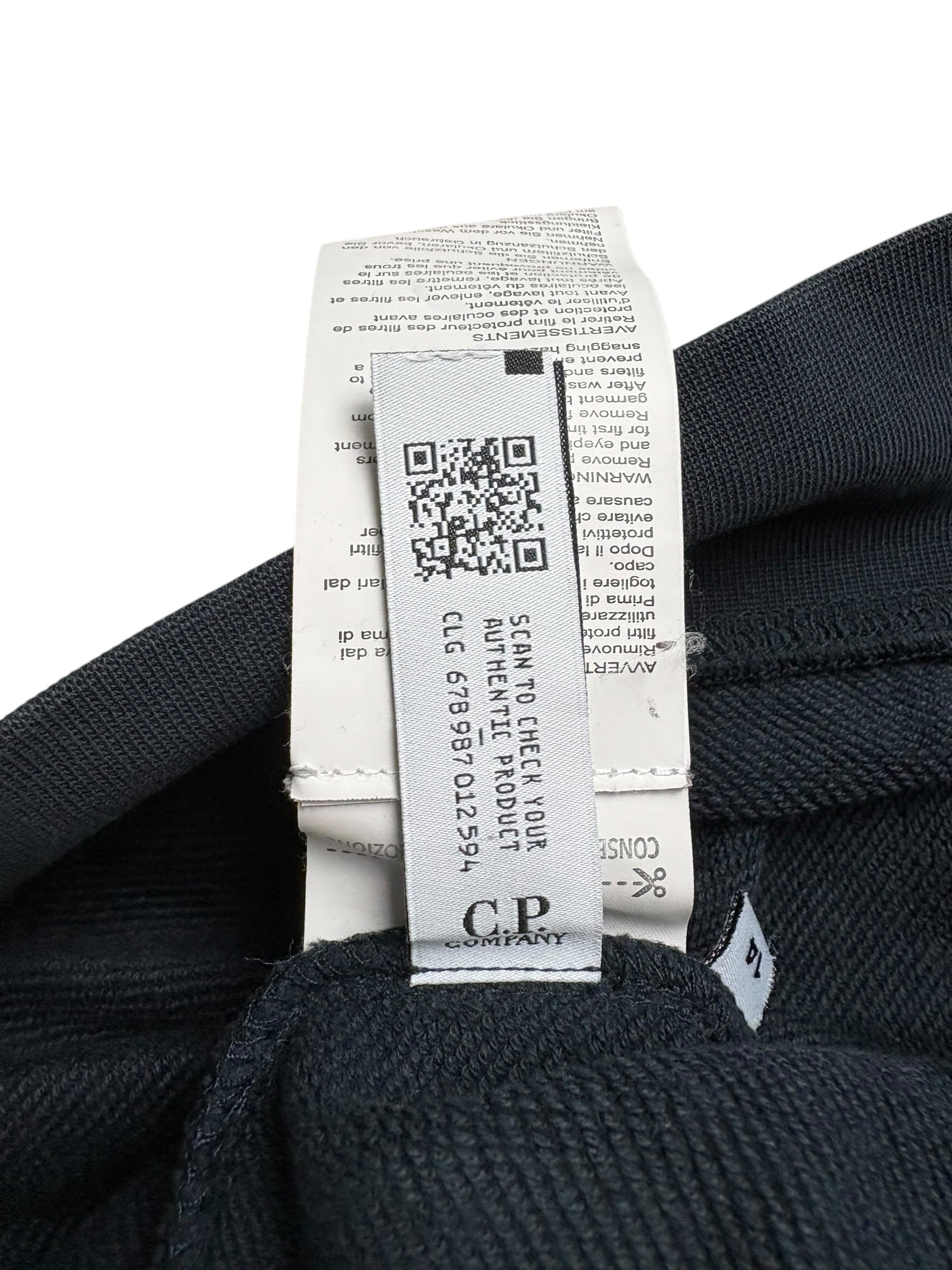 Hoodie C.P Company marine taille 14 ans - Logo et étiquette