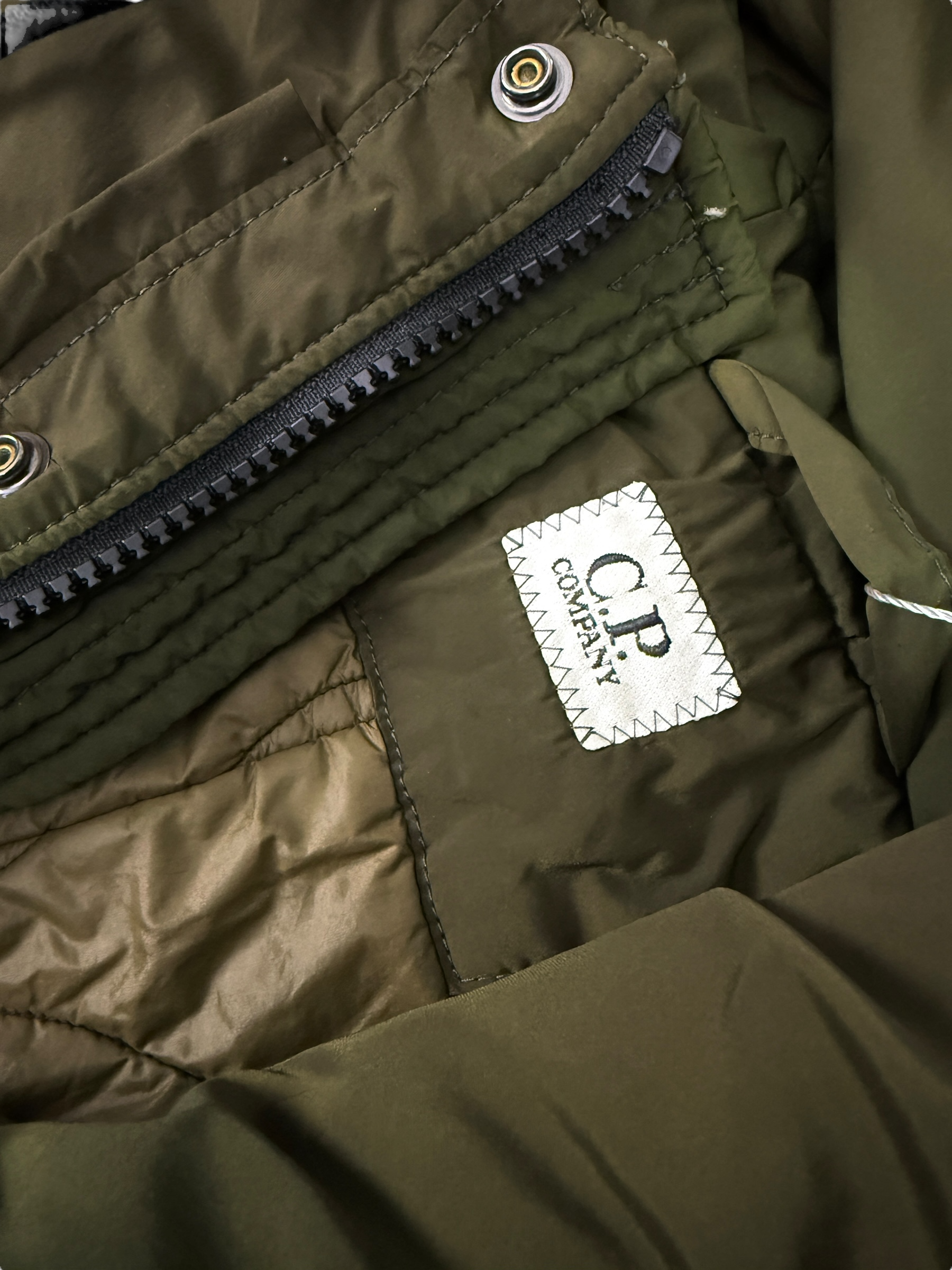 Parka C.P Company kaki taille L - Logo et étiquette