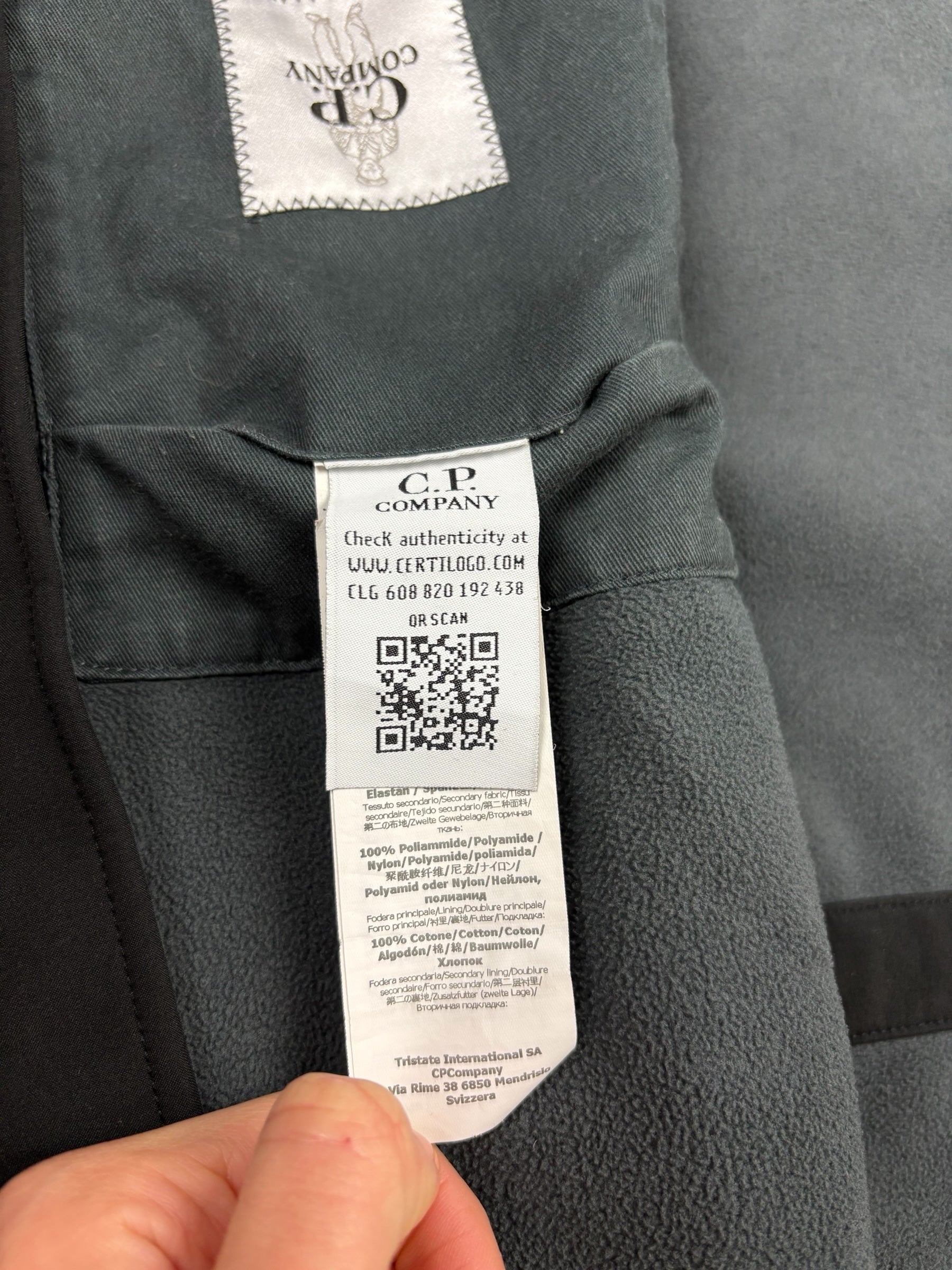 Parka C.P Company noir taille 48 - Logo et étiquette