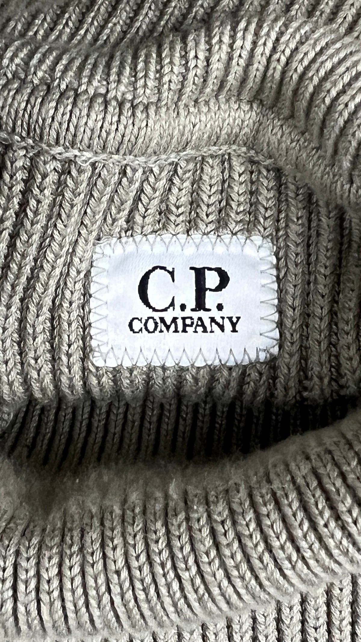 Pull Col Roulé C.P Company Full Rib kaki grisé taille L, détail étiquettes et finitions — vue 3