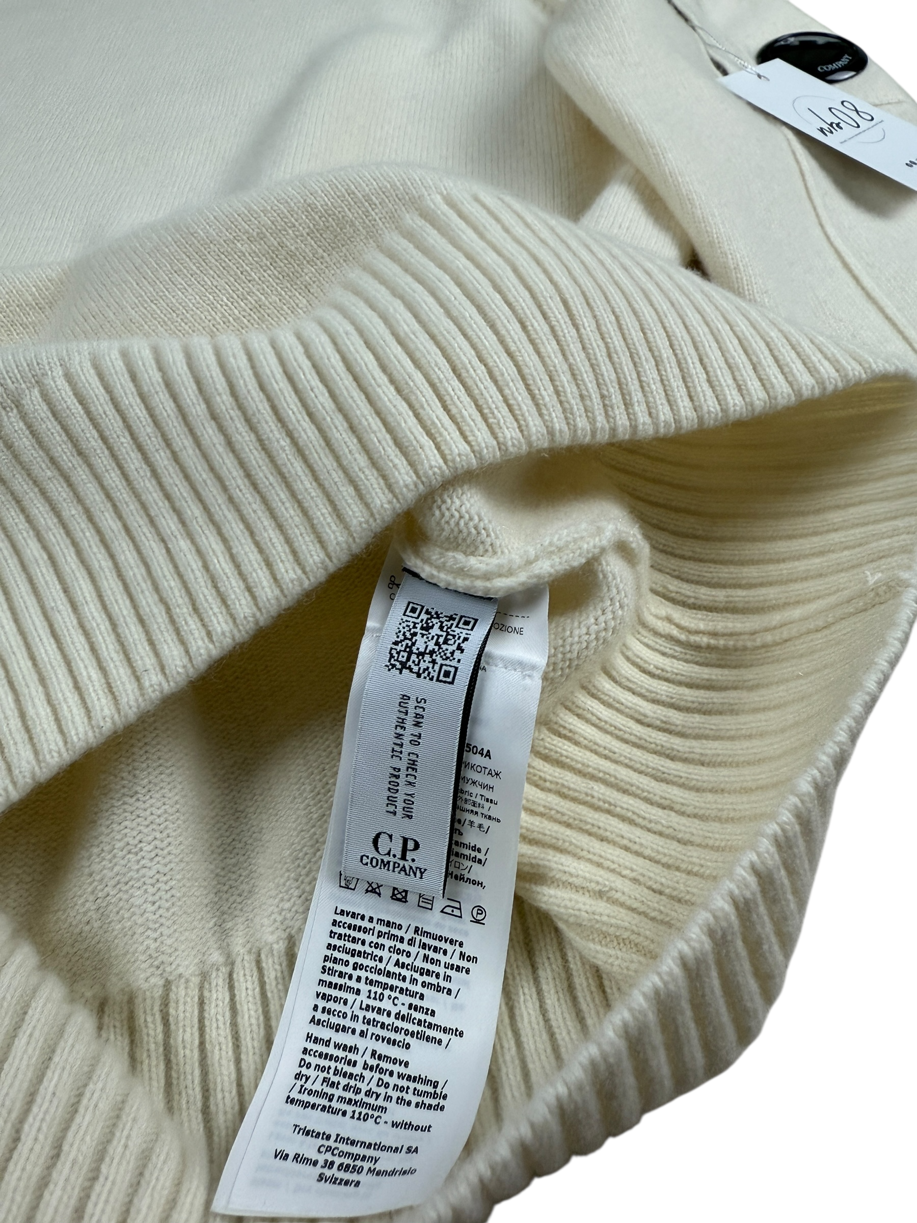 Pull C.P Company crème taille L - Logo et étiquette