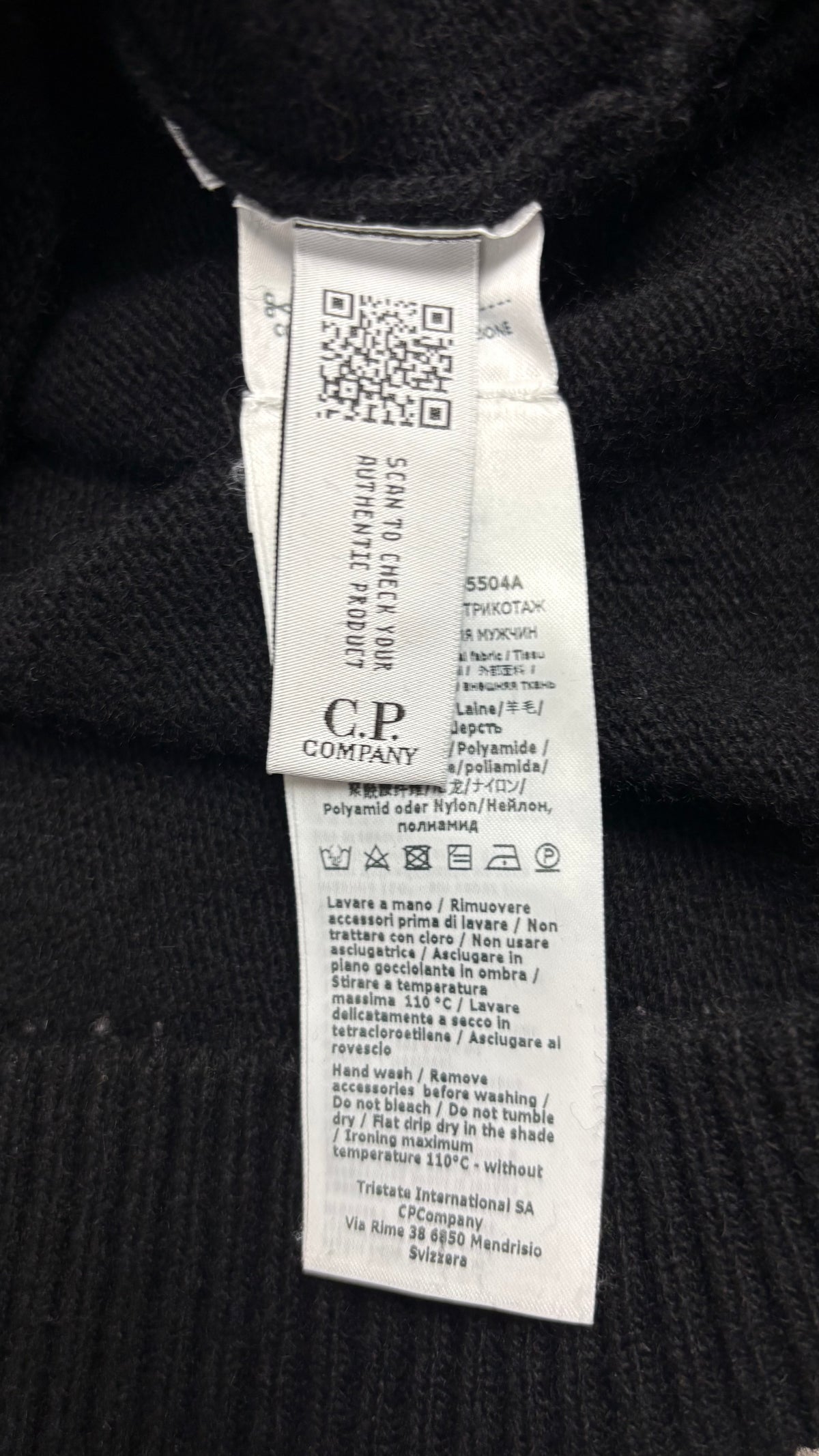 Pull en Laine C.P Company noir, détail étiquettes et finitions — vue 5