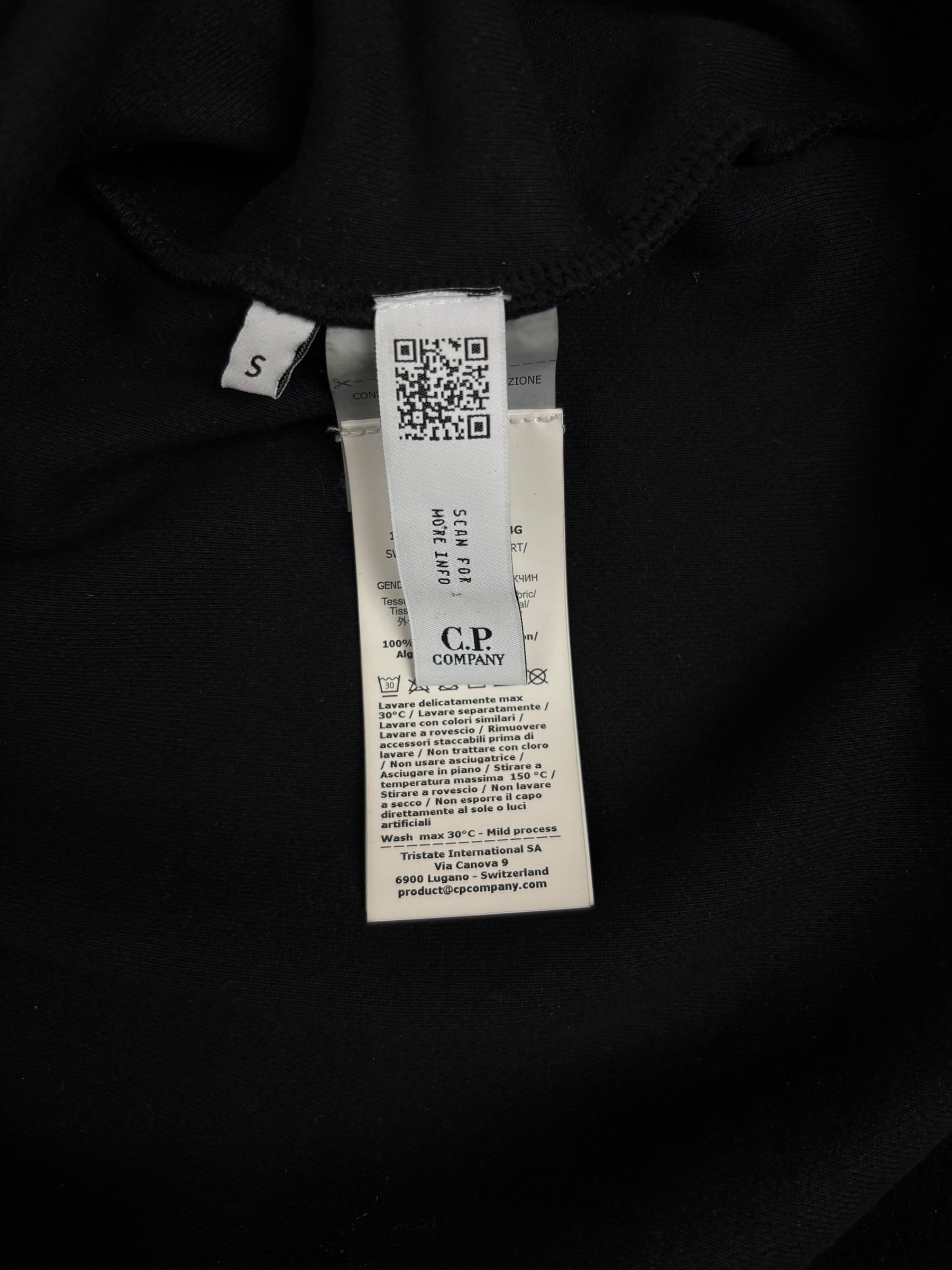 Pull C.P Company noir taille S - Logo et étiquette