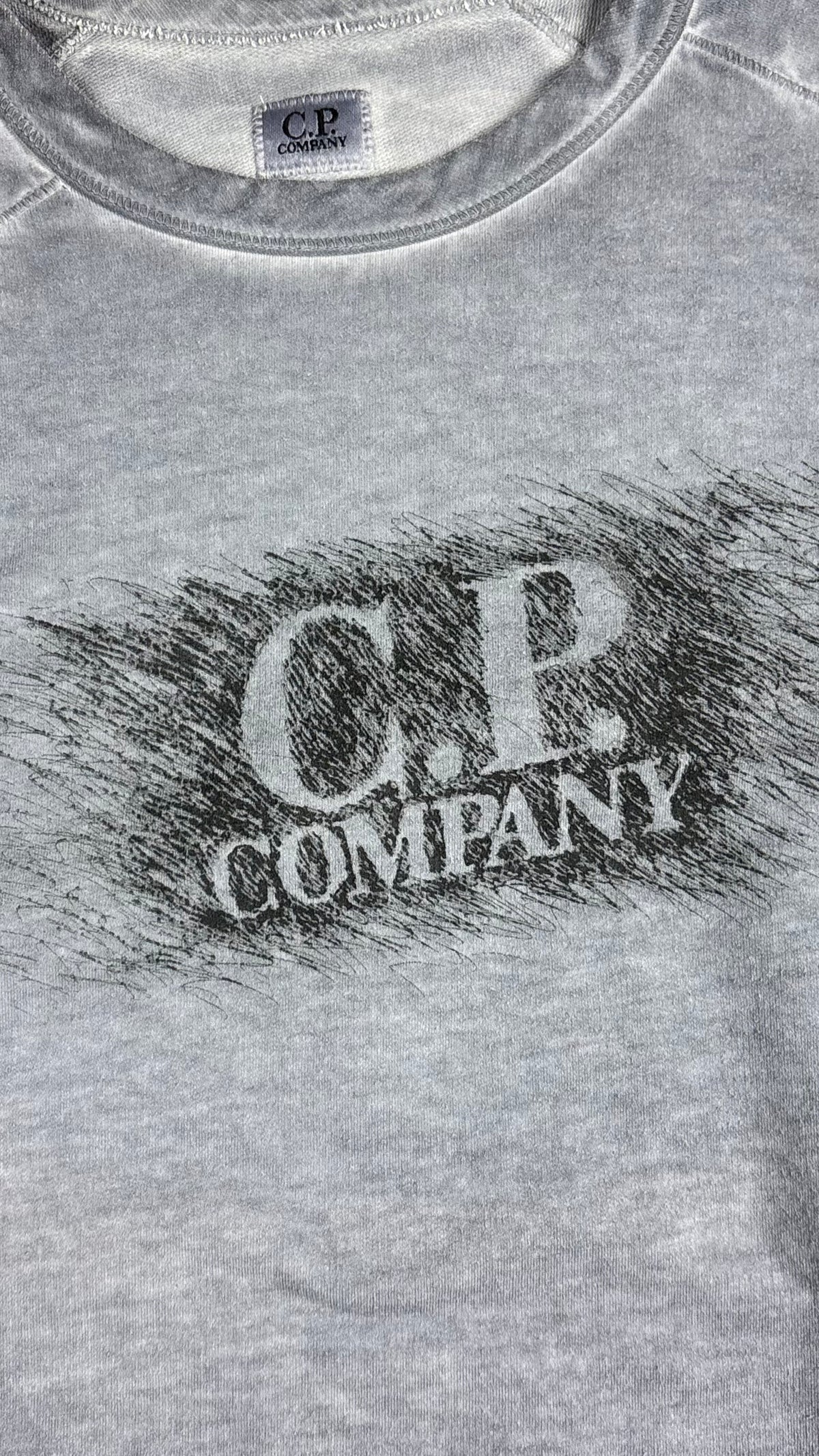 Sweat-shirt Crewneck C.P Company Logo Délavé gris taille XL, détail étiquettes et finitions — vue 3