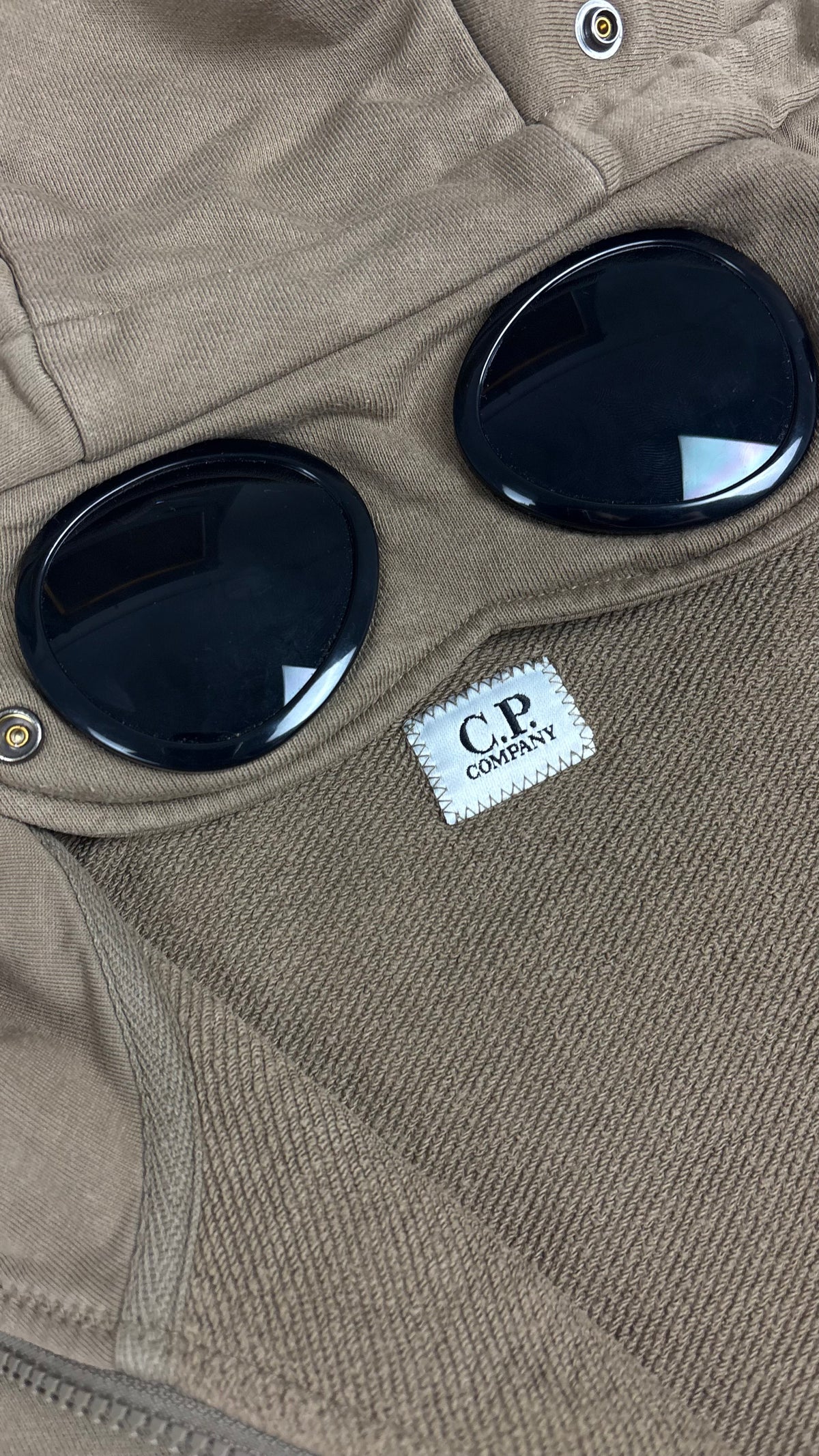 Sweat-shirt Hoodie Zippé C.P Company Goggle kaki taille XS, détail étiquettes et finitions — vue 4