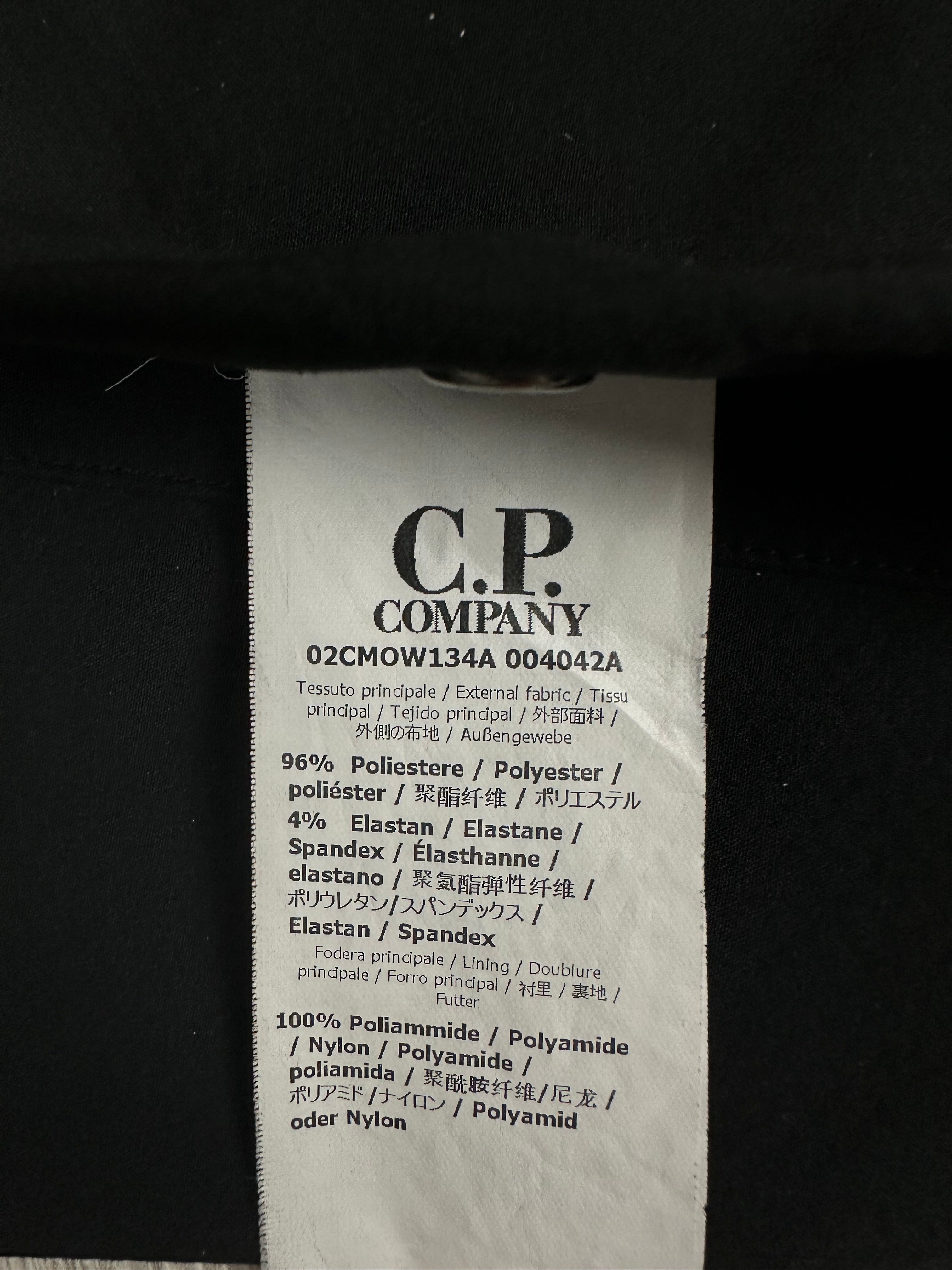 Veste C.P Company noir taille 48 - Logo et étiquette