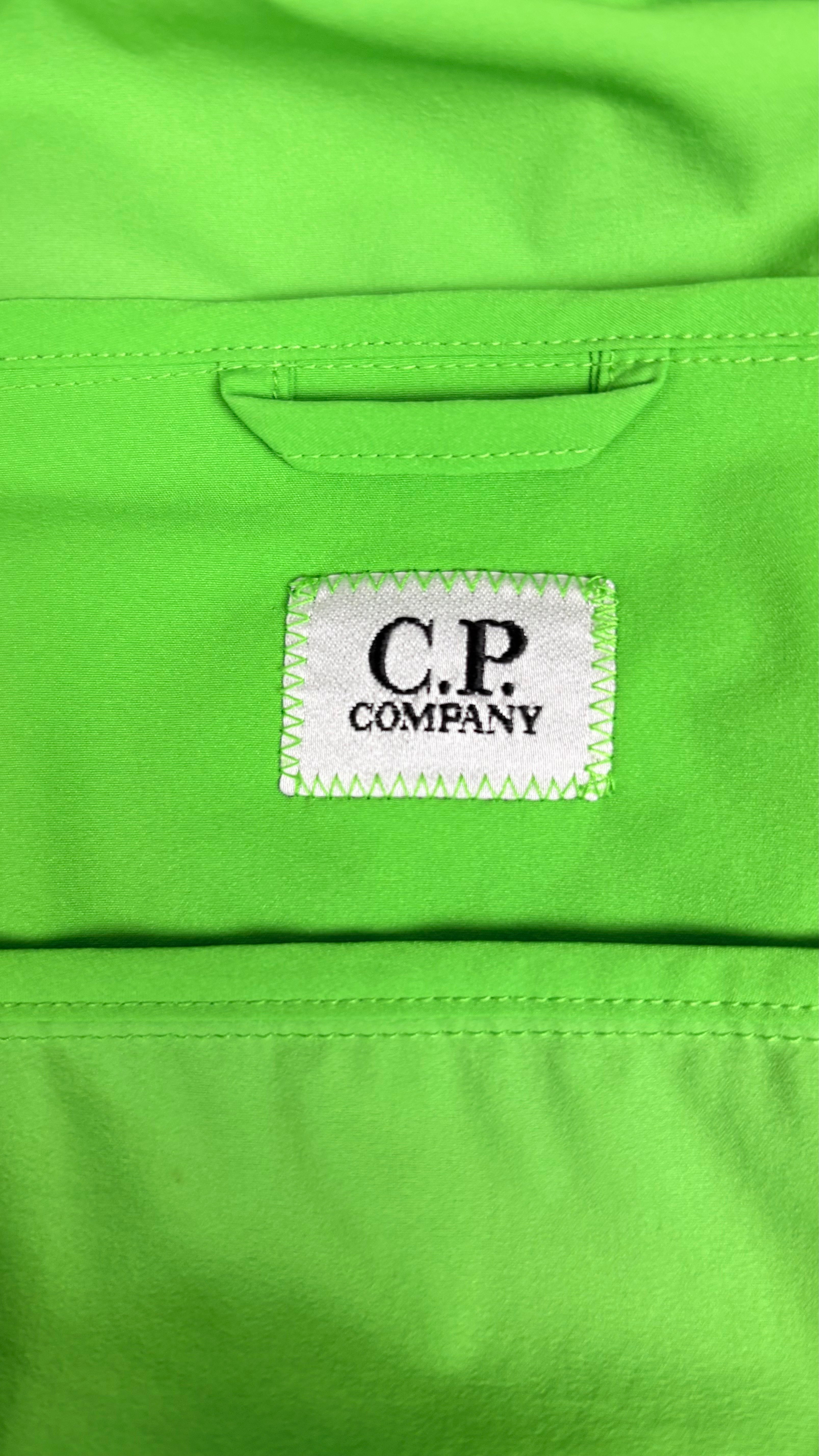 Veste C.P Company Pro-Tek verte taille 46, détail capuche — vue 4