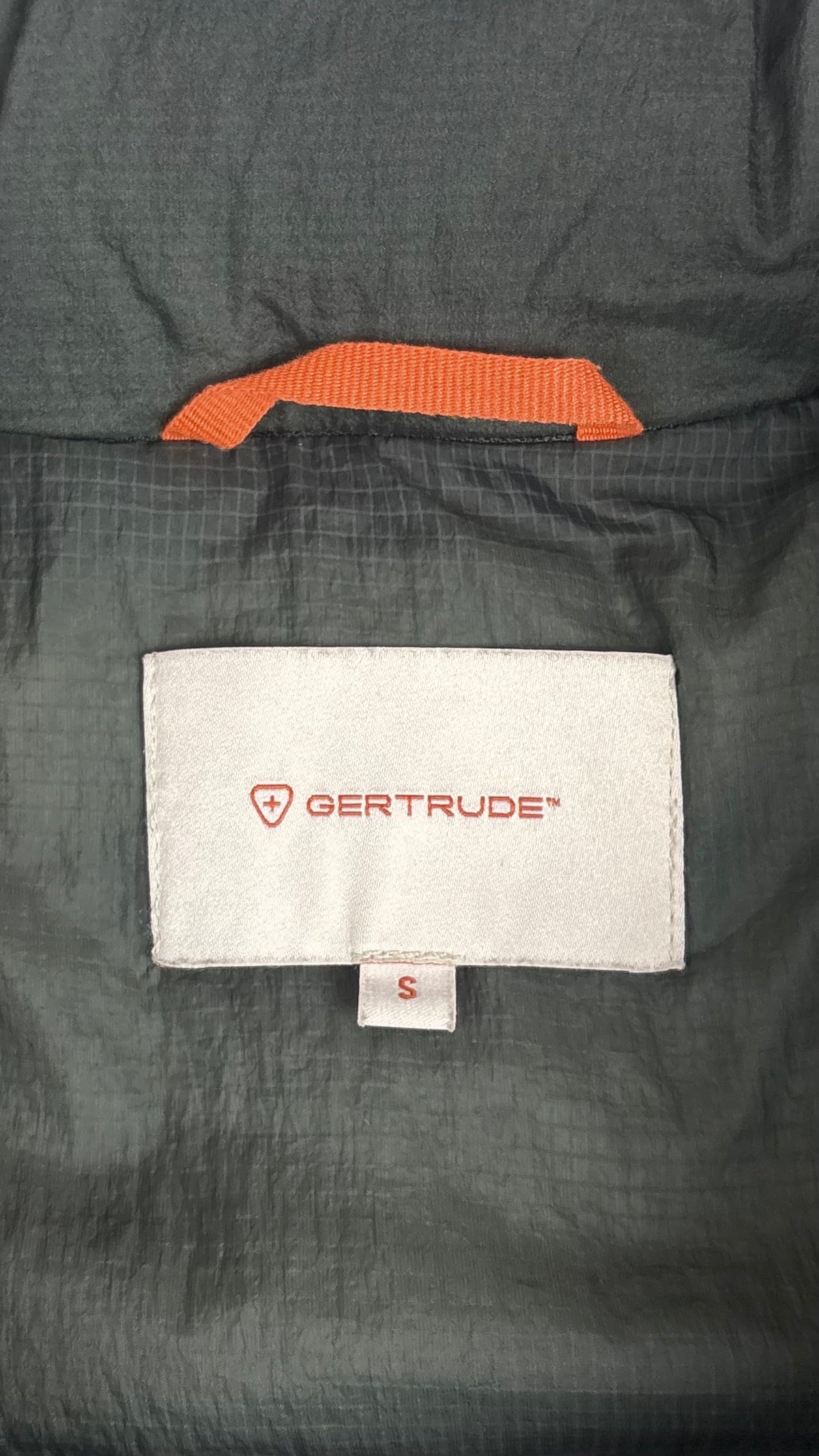 Gilet Doudoune Gertrude Kitou kaki taille S, détail étiquettes et finitions — vue 4