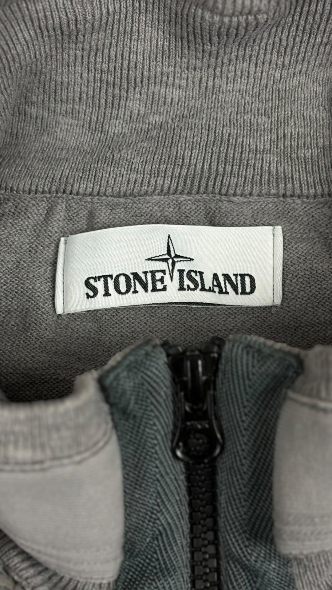 Gilet Stone Island gris taille L reconditionné - vue dos | Authentique NB08