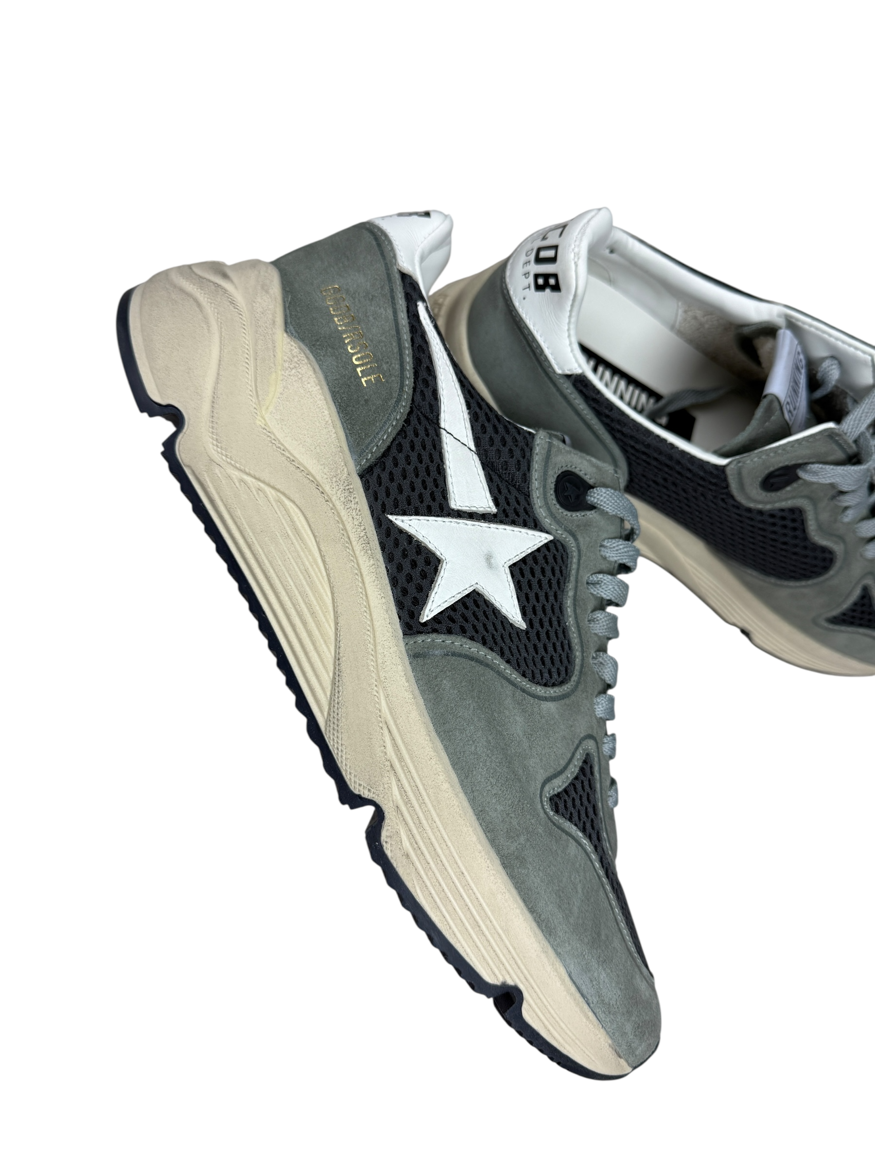 Sneakers Golden Goose gris taille 40 - Logo et étiquette