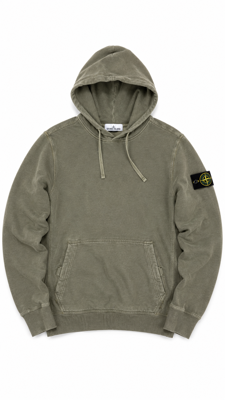 Hoodie Stone Island kaki, vue de face, capuche à cordon, poche centrale et badge sur la manche droite