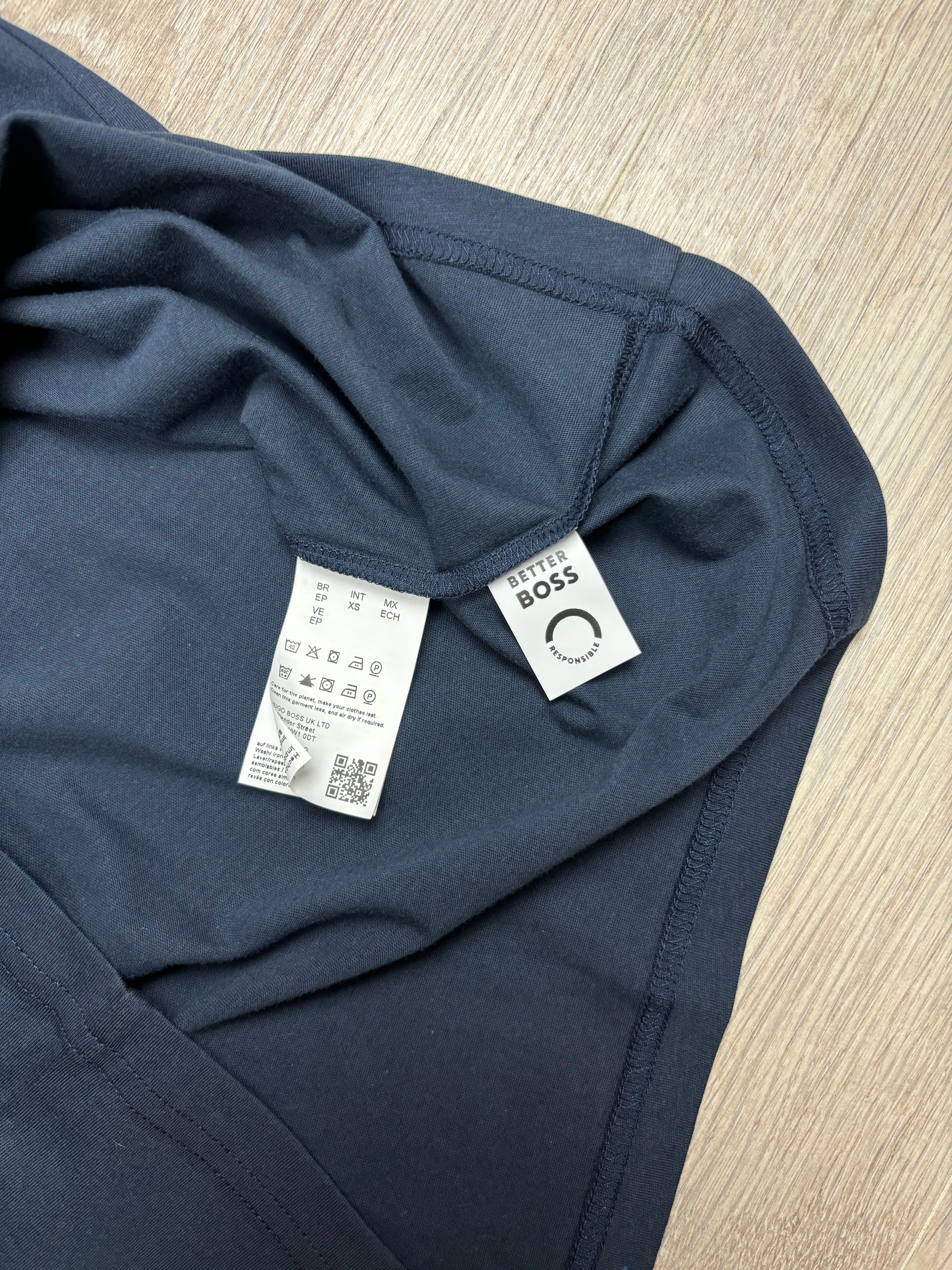 Veste Hugo Boss marine taille XS - Logo et étiquette