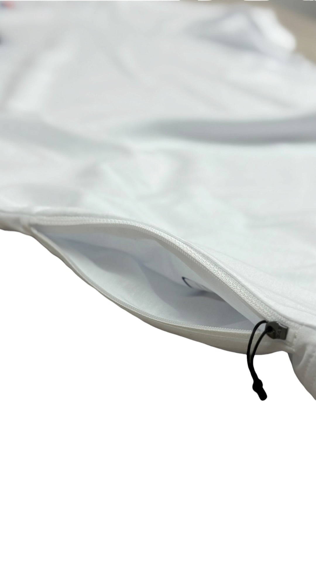 Tee-shirt K-Way Leonide blanc, neuf, détail étiquettes et finitions — vue 2