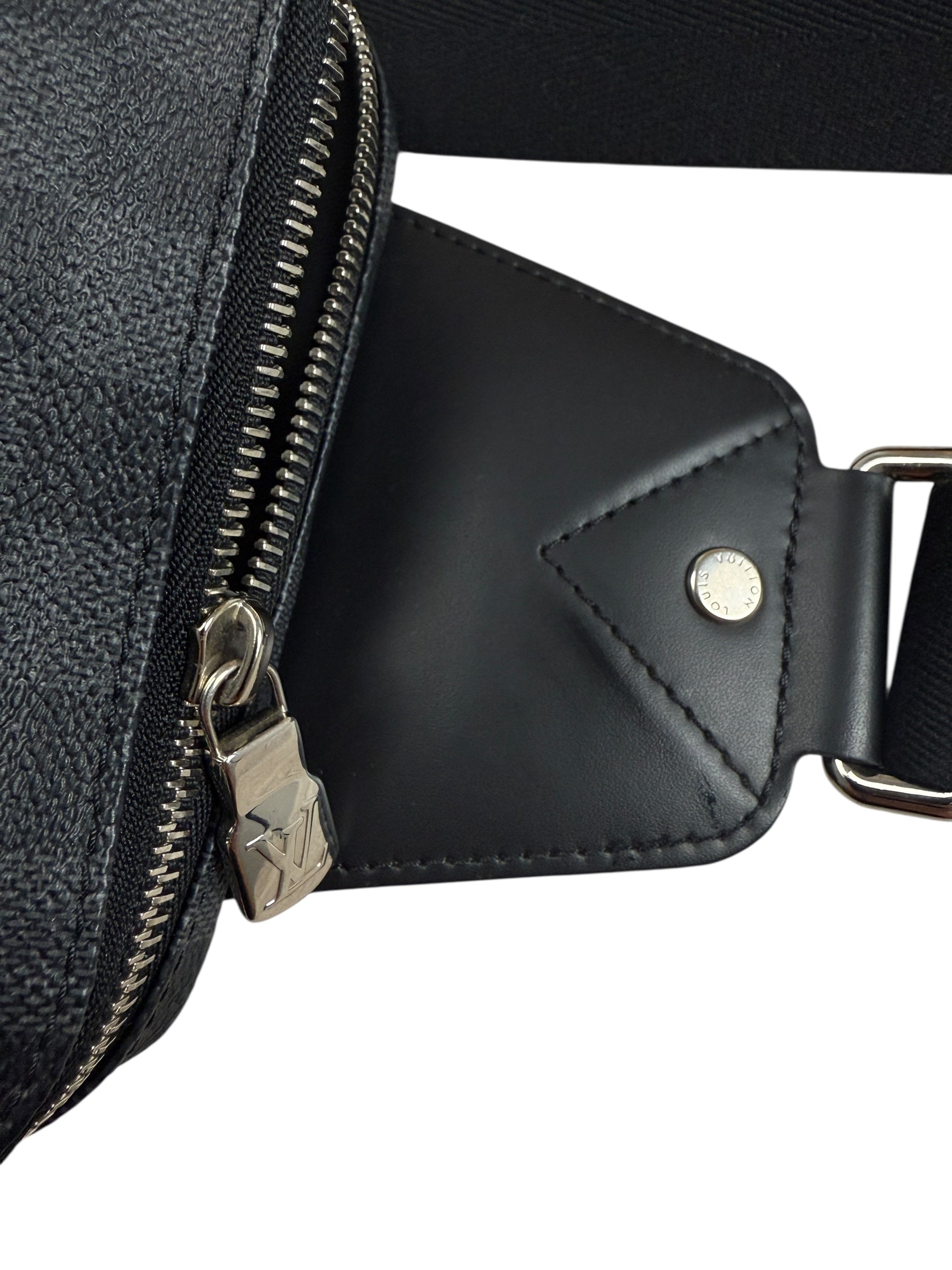 Sac Louis Vuitton noir / gris taille NM - Vue 6