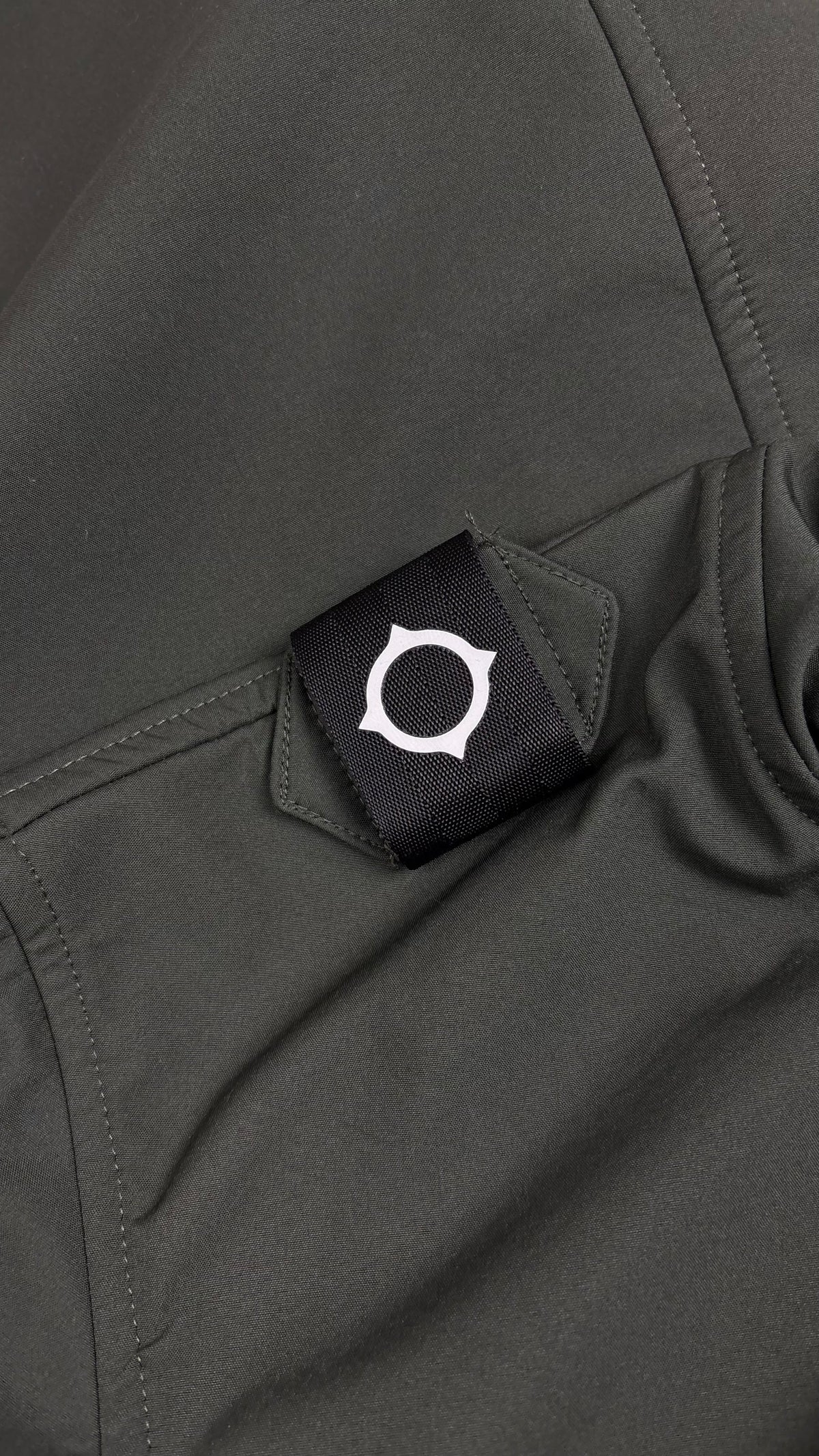 Veste à Capuche Ma.Strum kaki taille L, détail étiquettes et finitions — vue 3