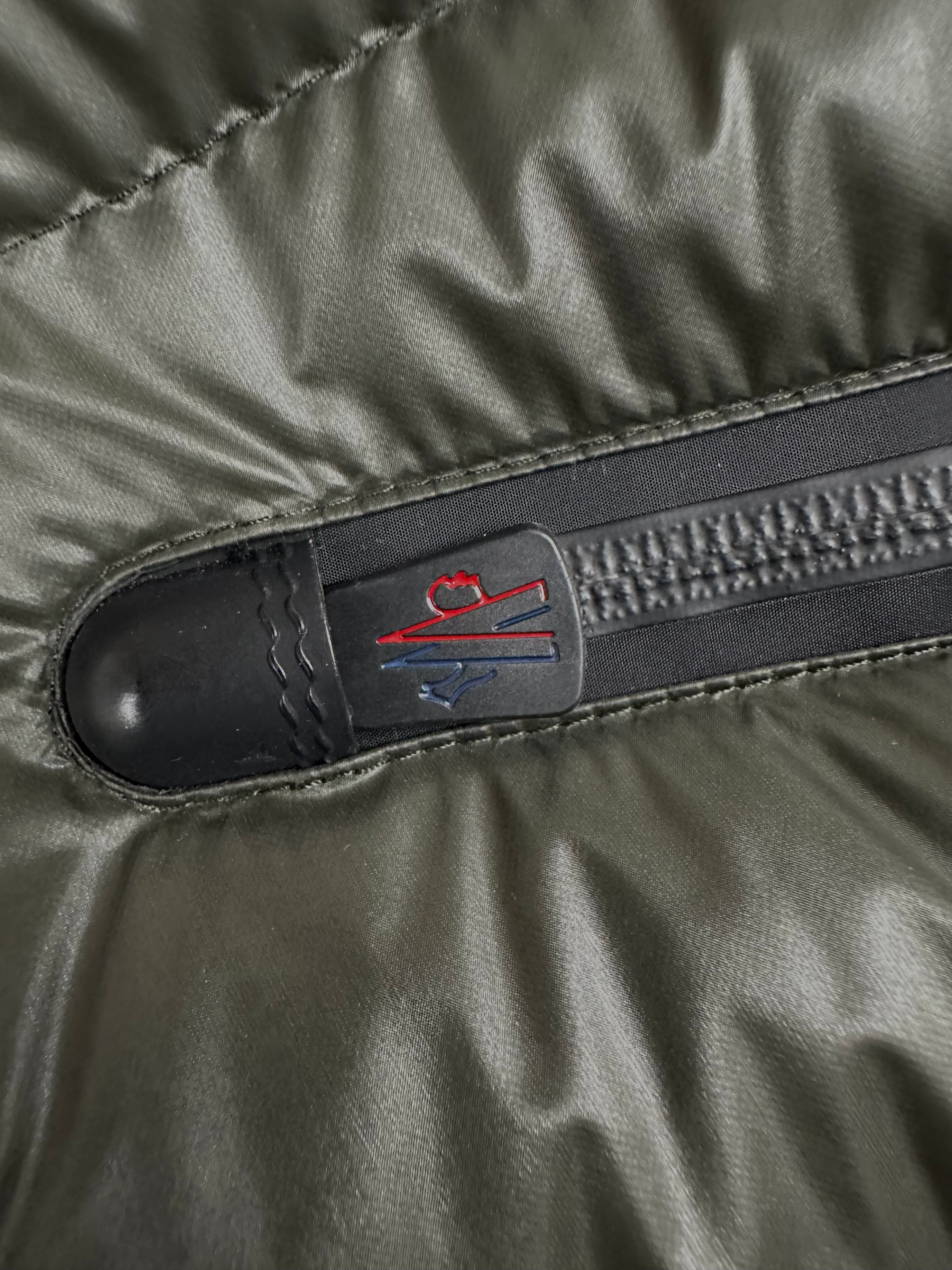 Cardigan Moncler kaki taille S - Vue côté