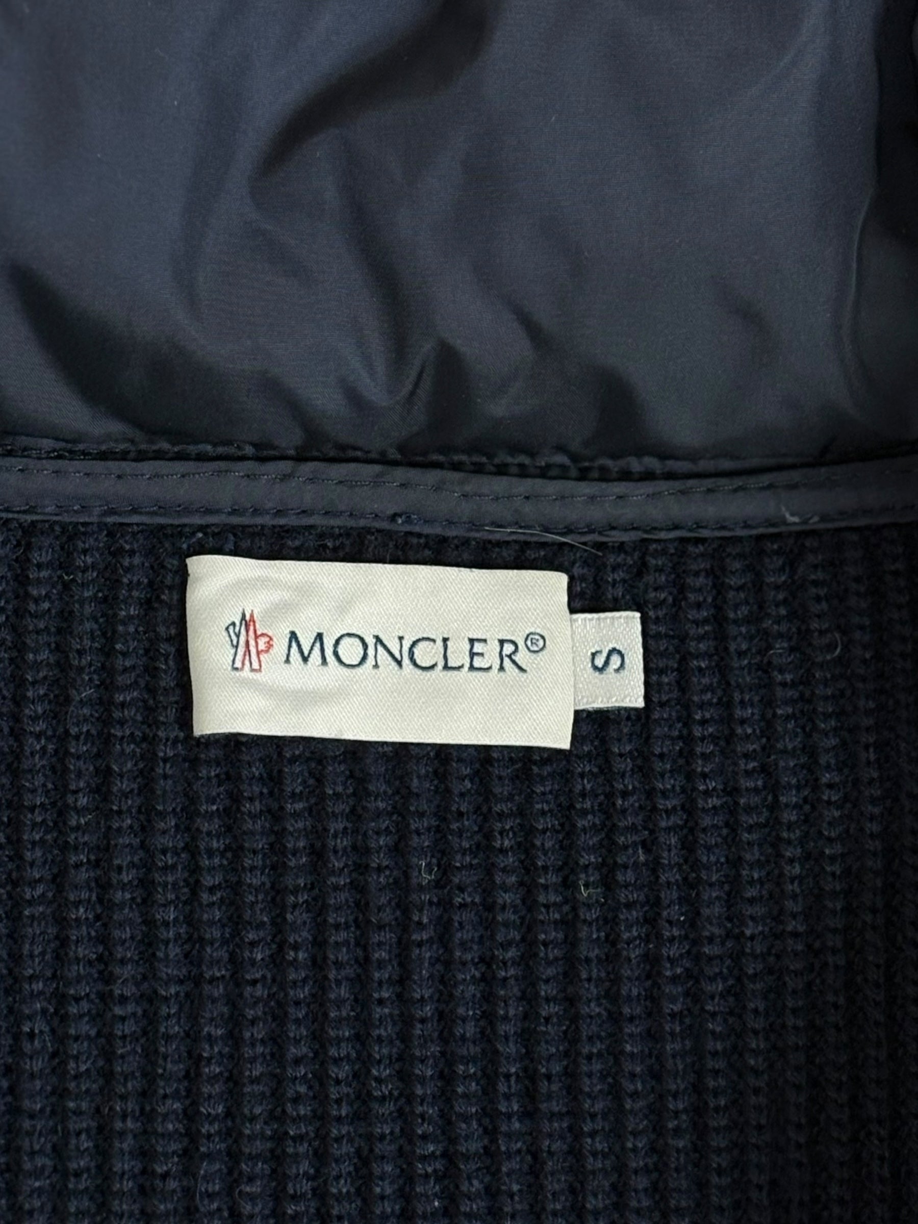Cardigan Moncler marine taille S - Détail