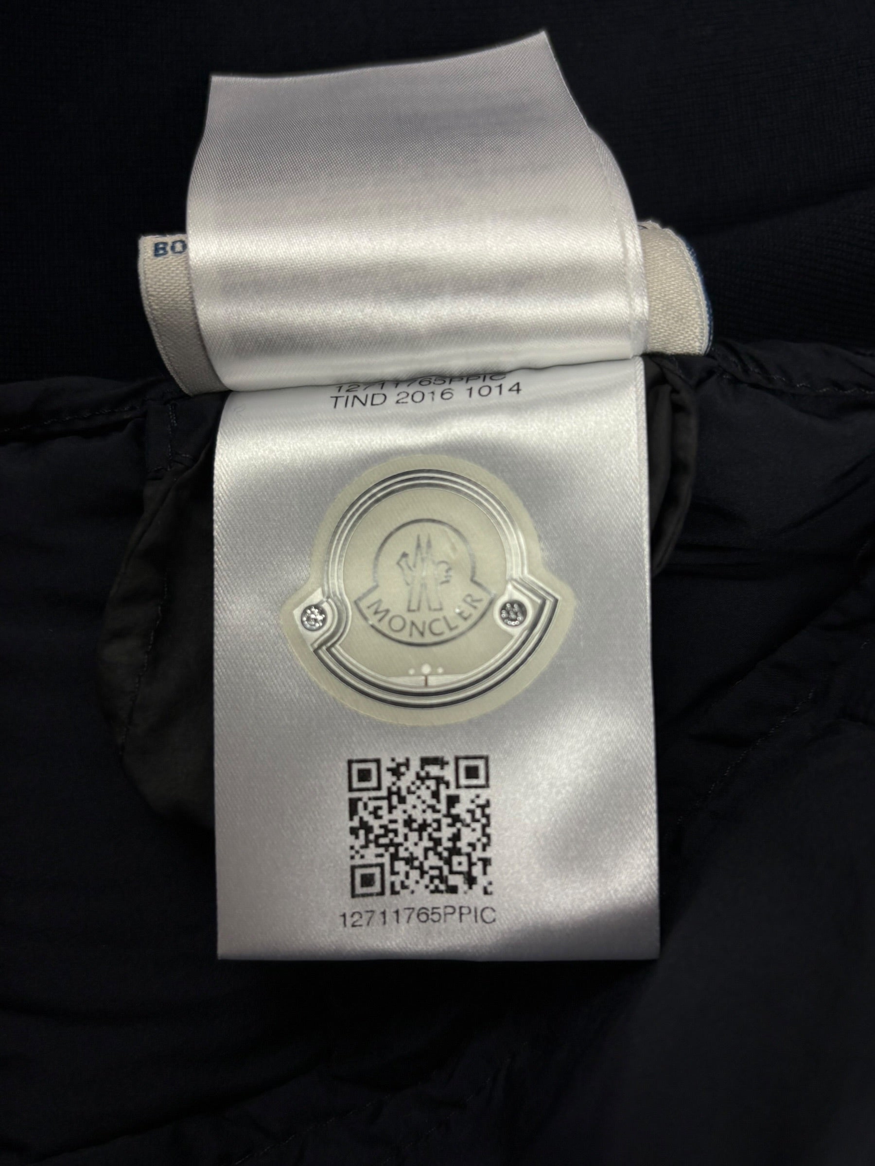 Cardigan Moncler marine taille XL - Logo et étiquette