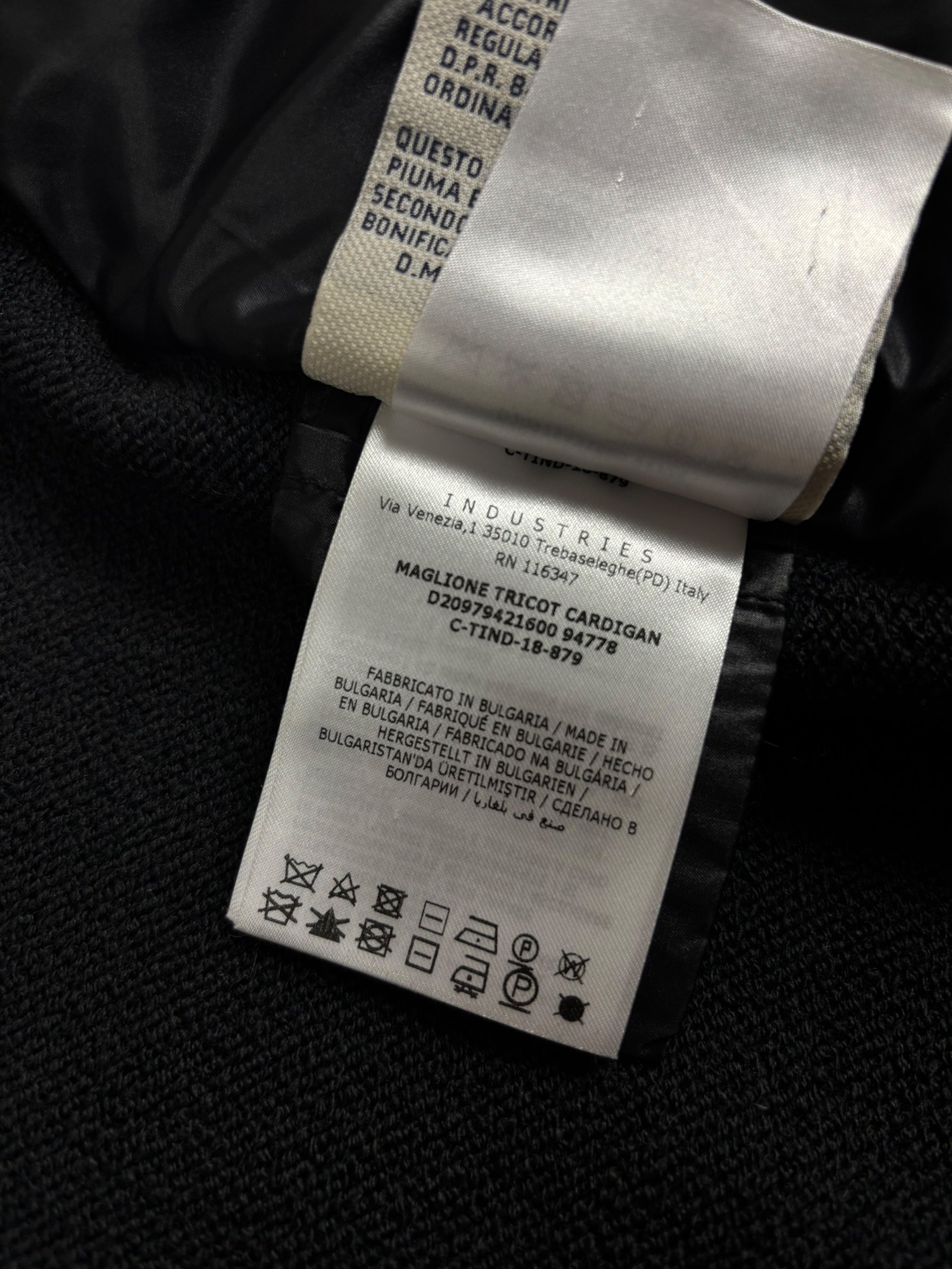 Cardigan Moncler noir taille M - Logo et étiquette