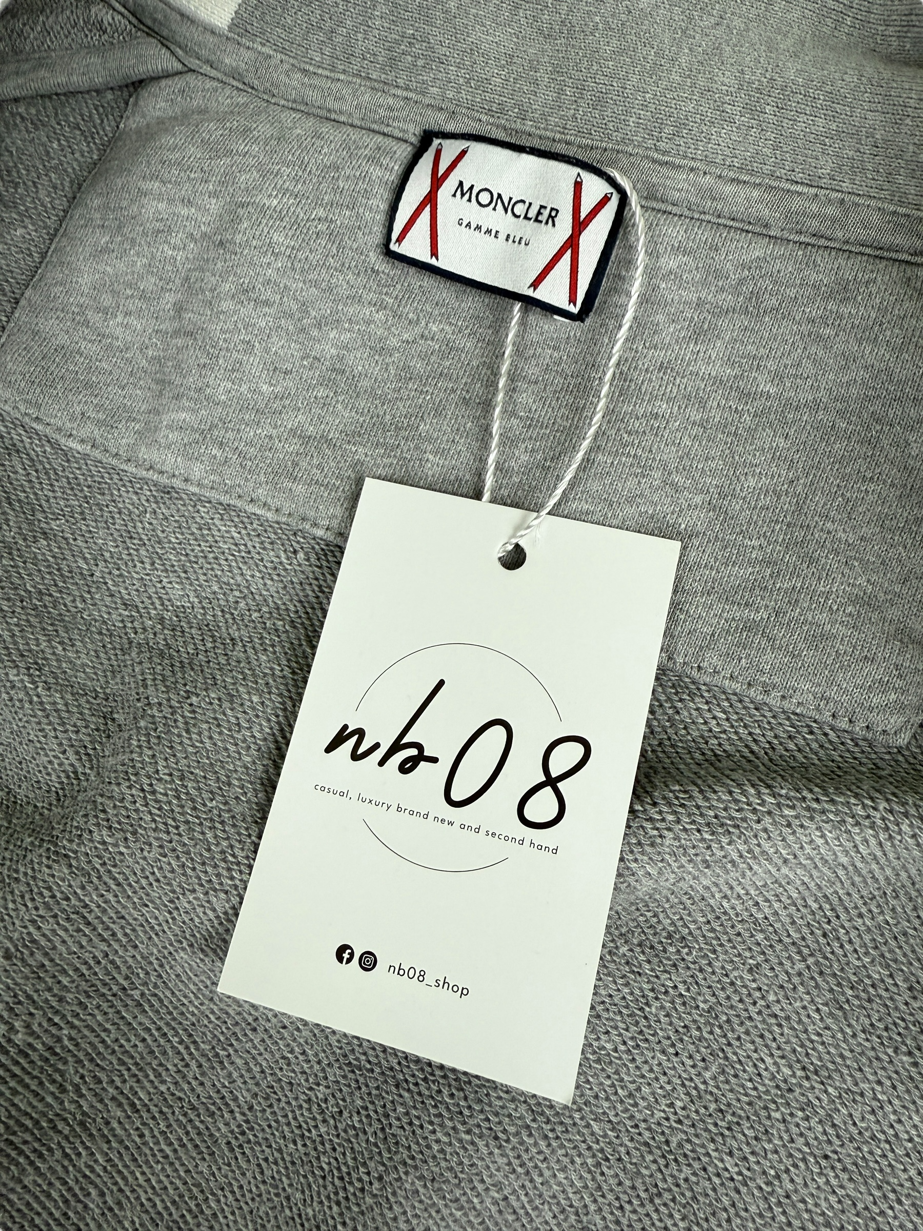 Gilet Moncler gris / blanc taille M - Logo et étiquette