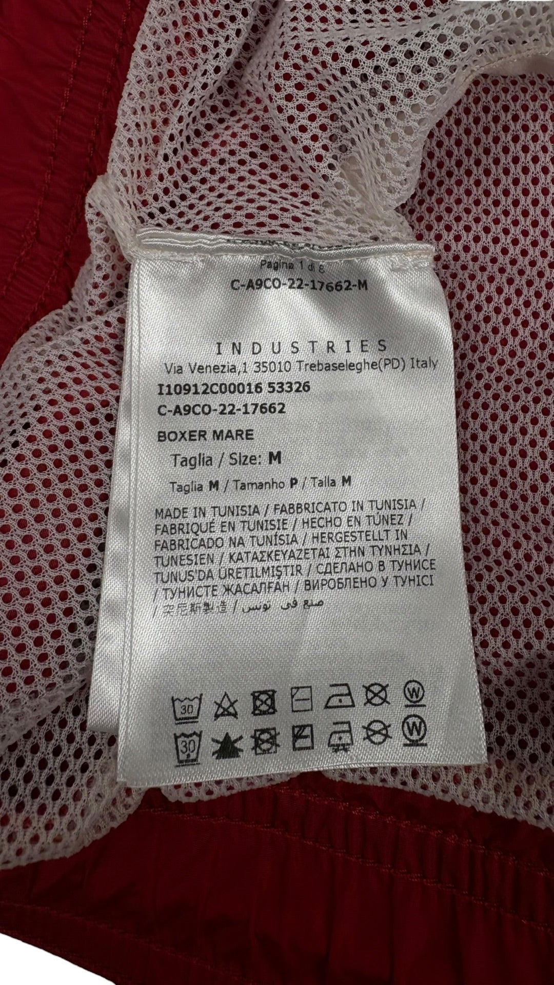Short Moncler rouge taille M - Logo et étiquette