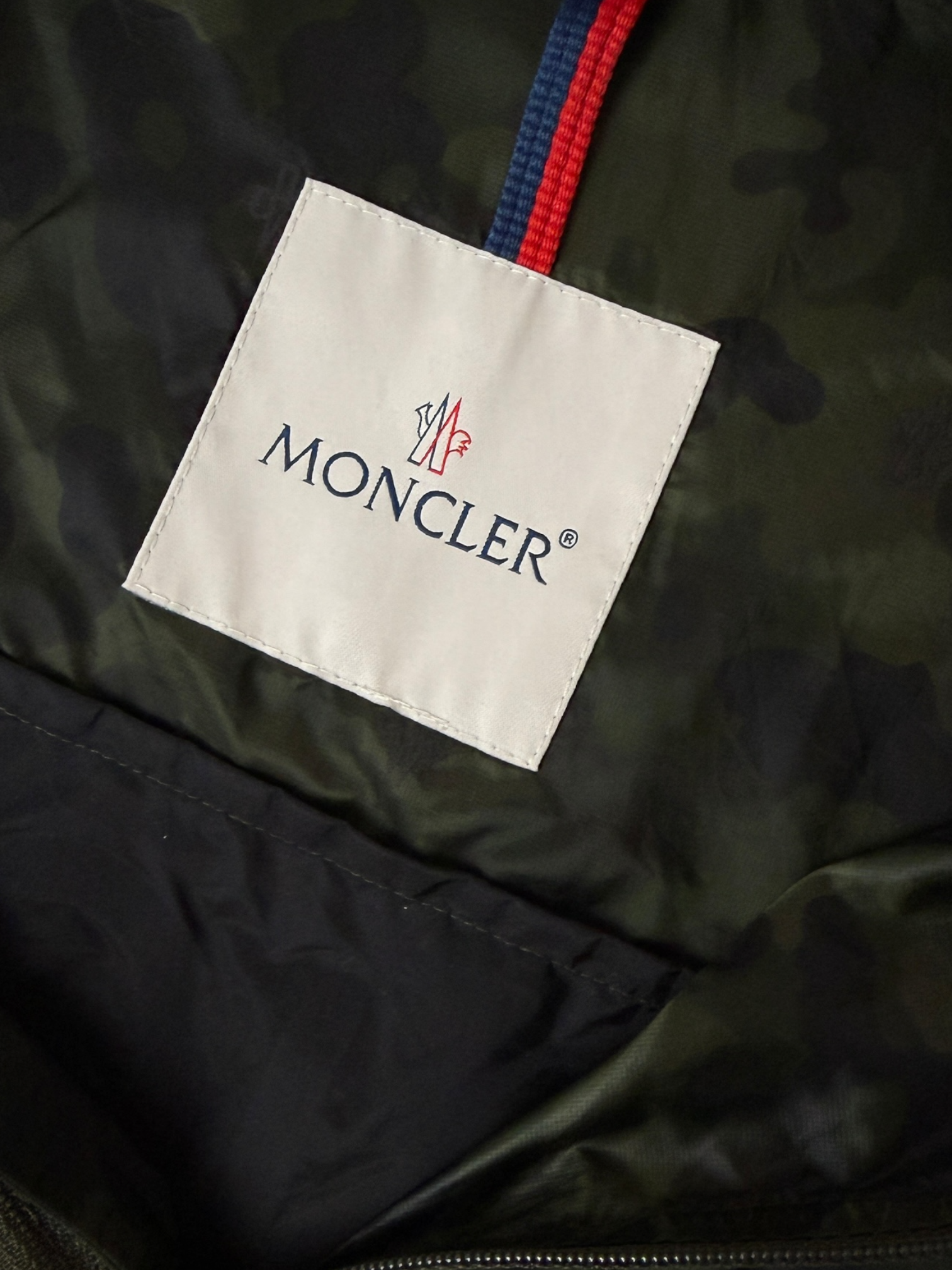 Veste Moncler kaki taille 1 - Détail