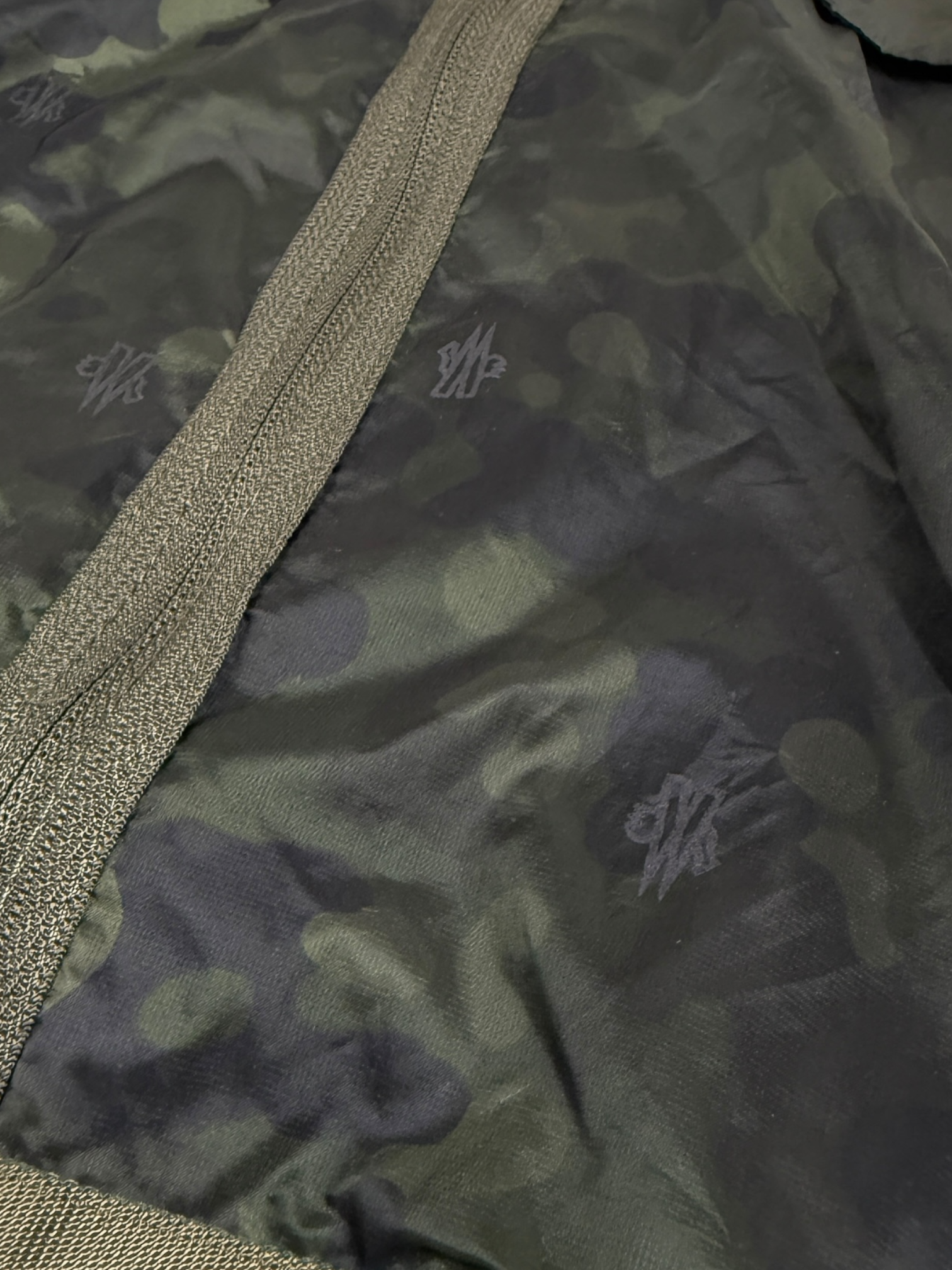 Veste Moncler kaki taille 1 - Logo et étiquette