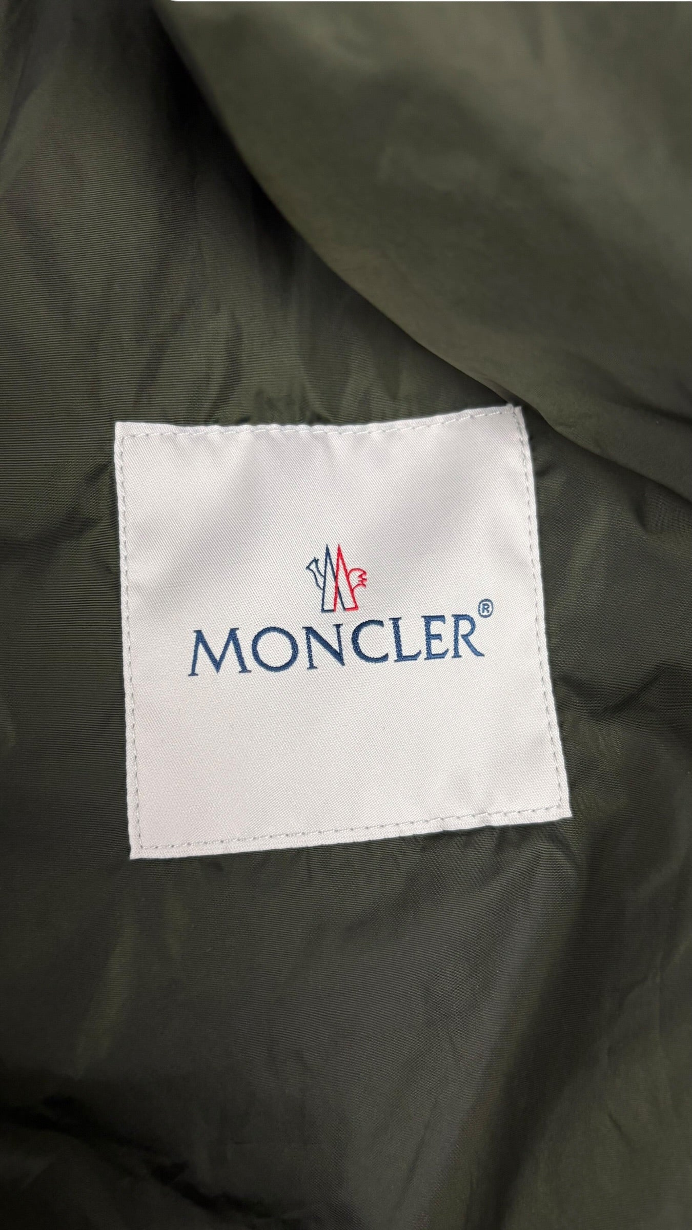 Veste Moncler kaki taille 6 - Logo et étiquette