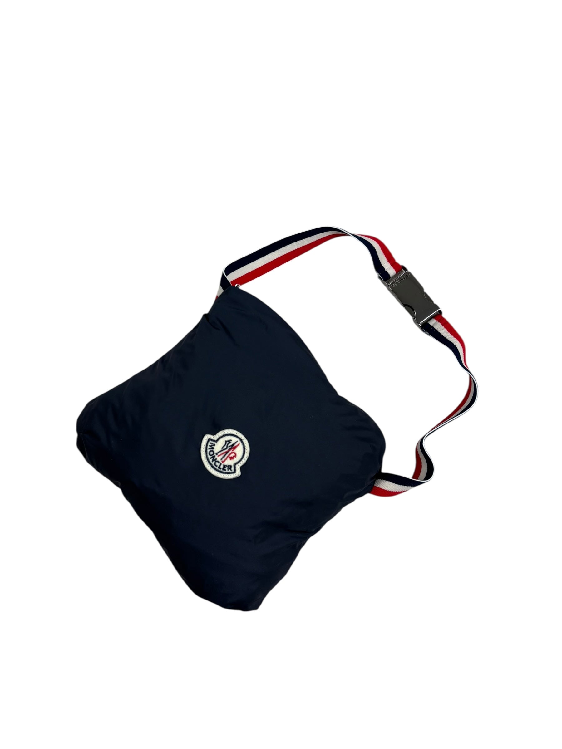 Veste Moncler marine taille 3 - Logo et étiquette