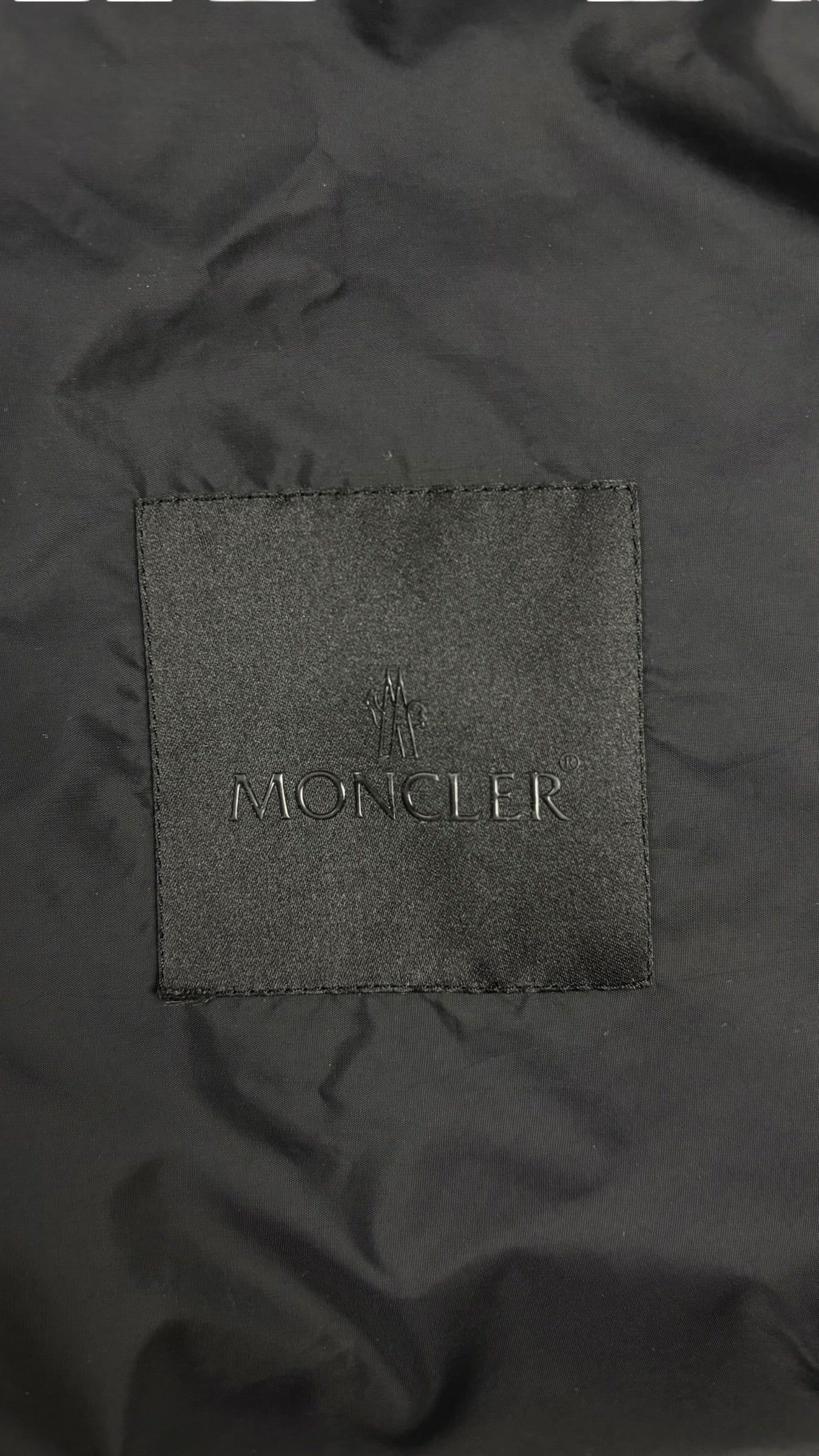 Veste Moncler noir taille 3 - Logo et étiquette