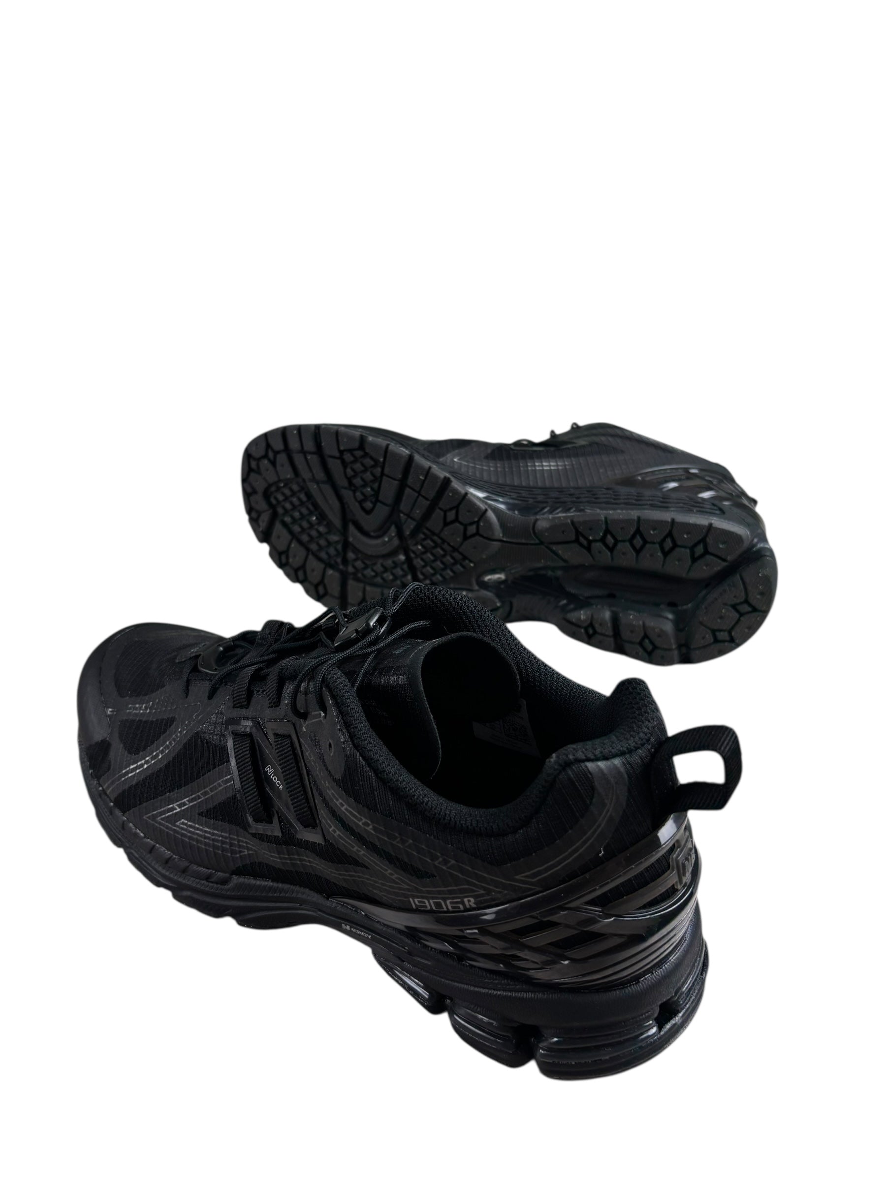Sneakers New Balance noir taille 41 1/2 - Détail