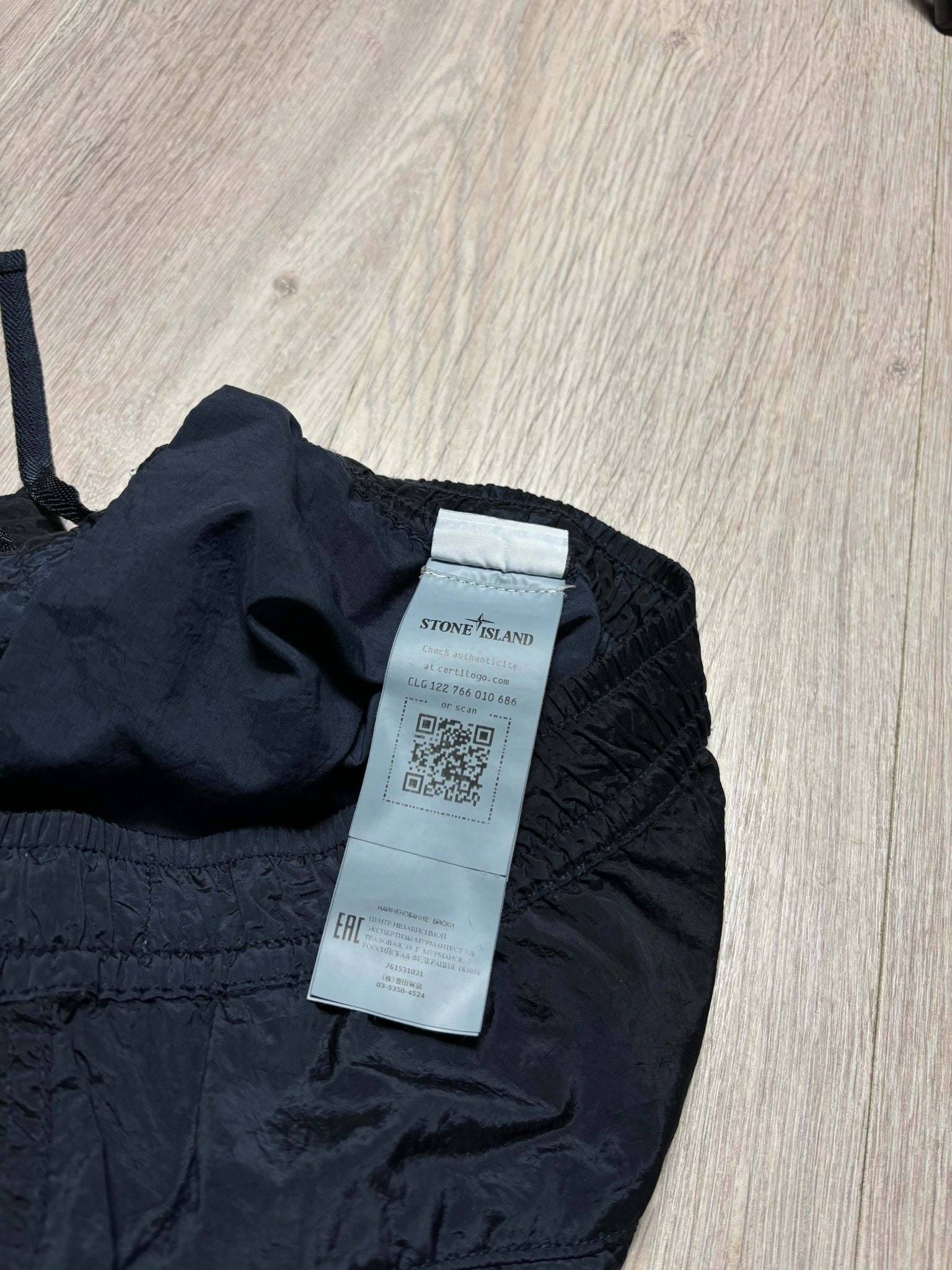 PANTALON STONE ISLAND NYLON - NB08 SHOP