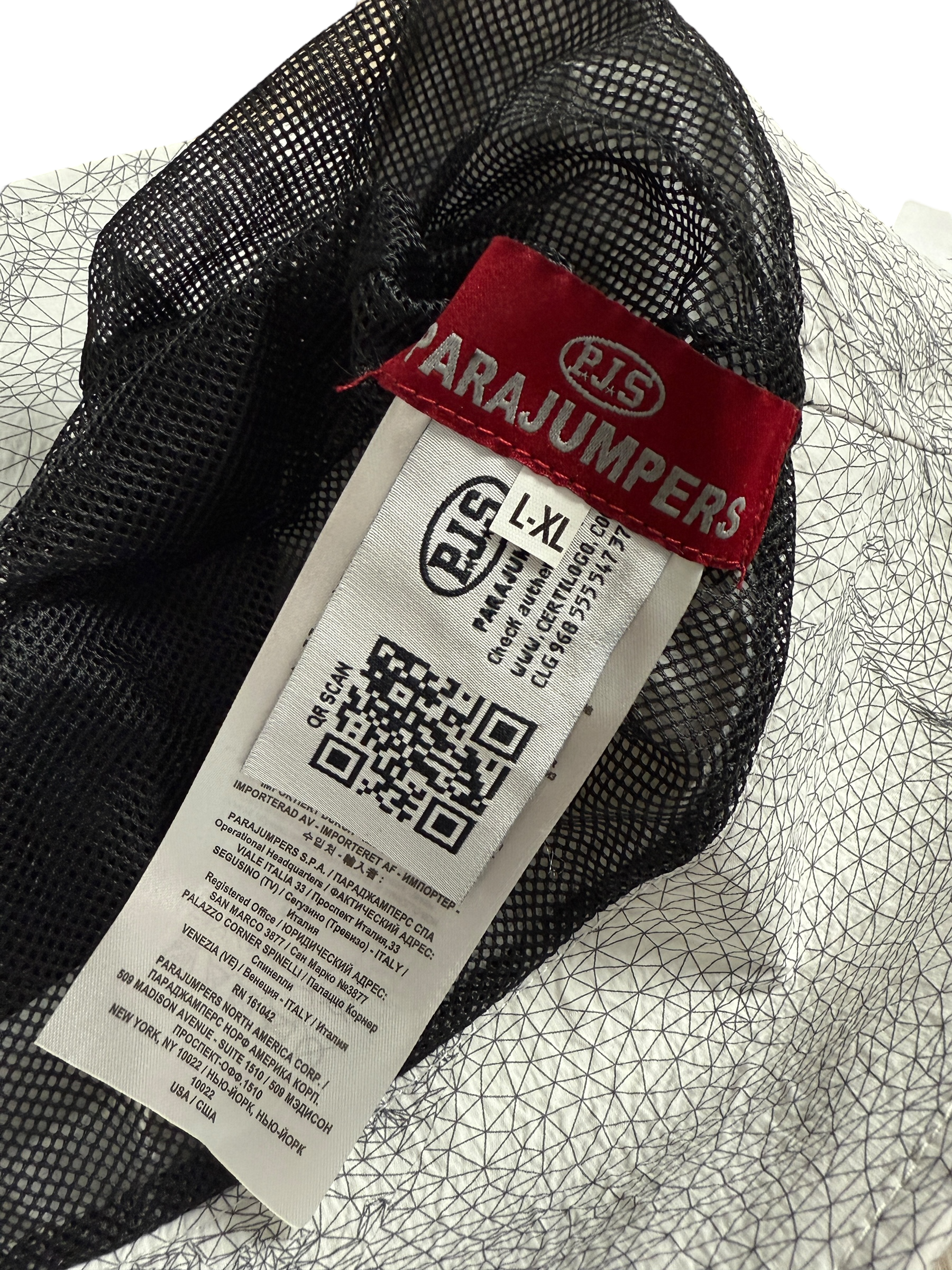 Bob Parajumpers blanc / gris taille L-XL - Détail