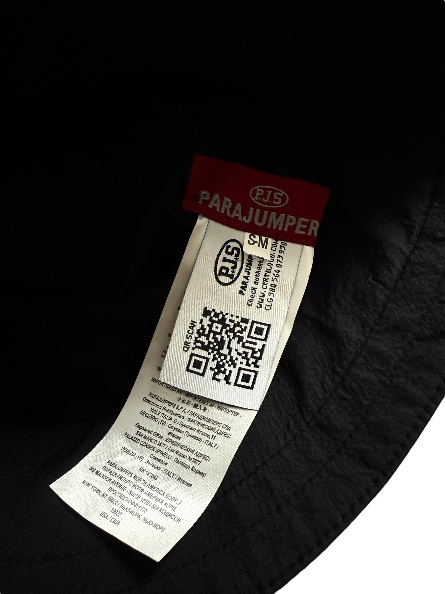 Bob Parajumpers noir taille S-M - Détail