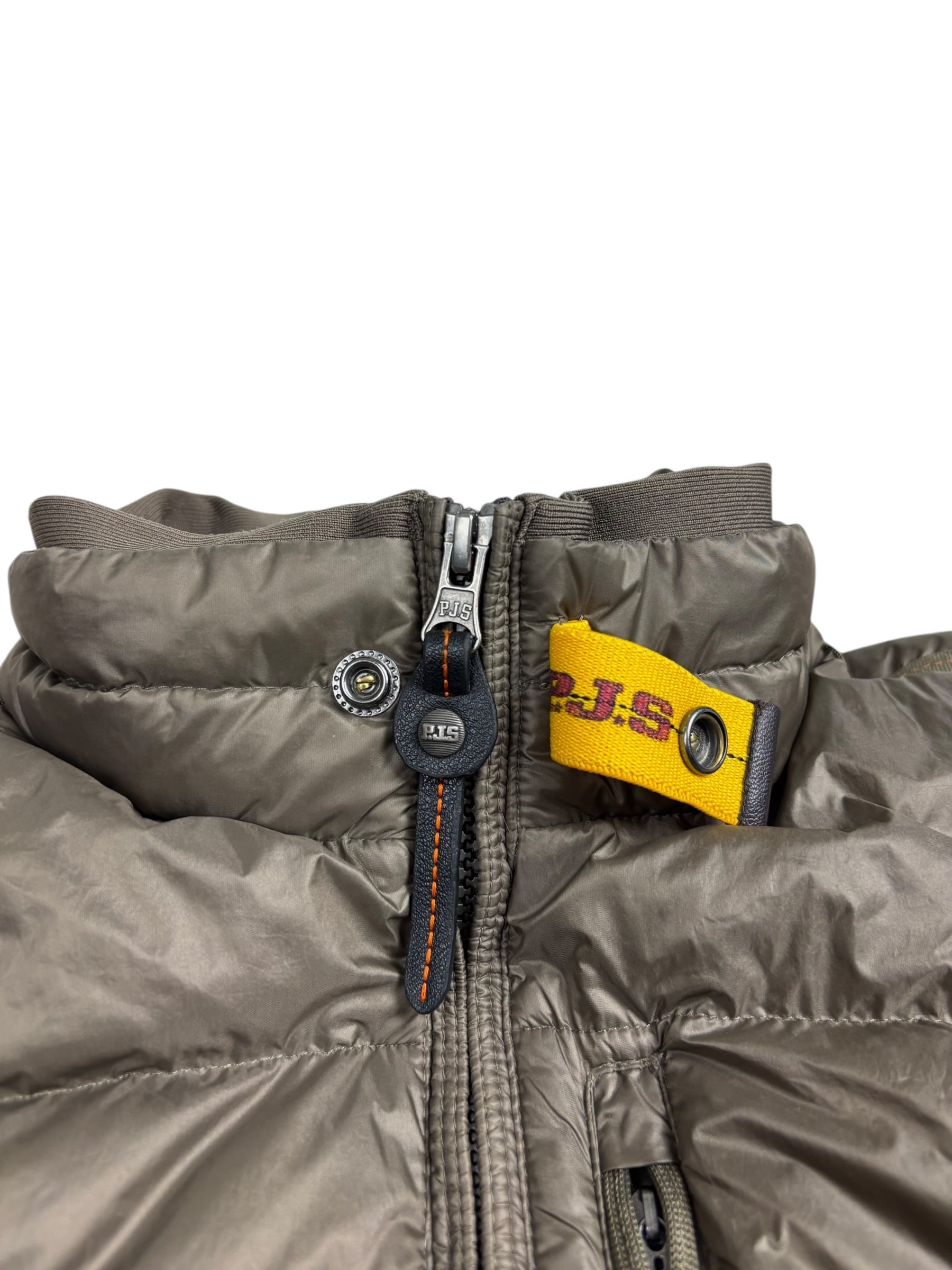 Doudoune Parajumpers kaki taille M - Logo et étiquette
