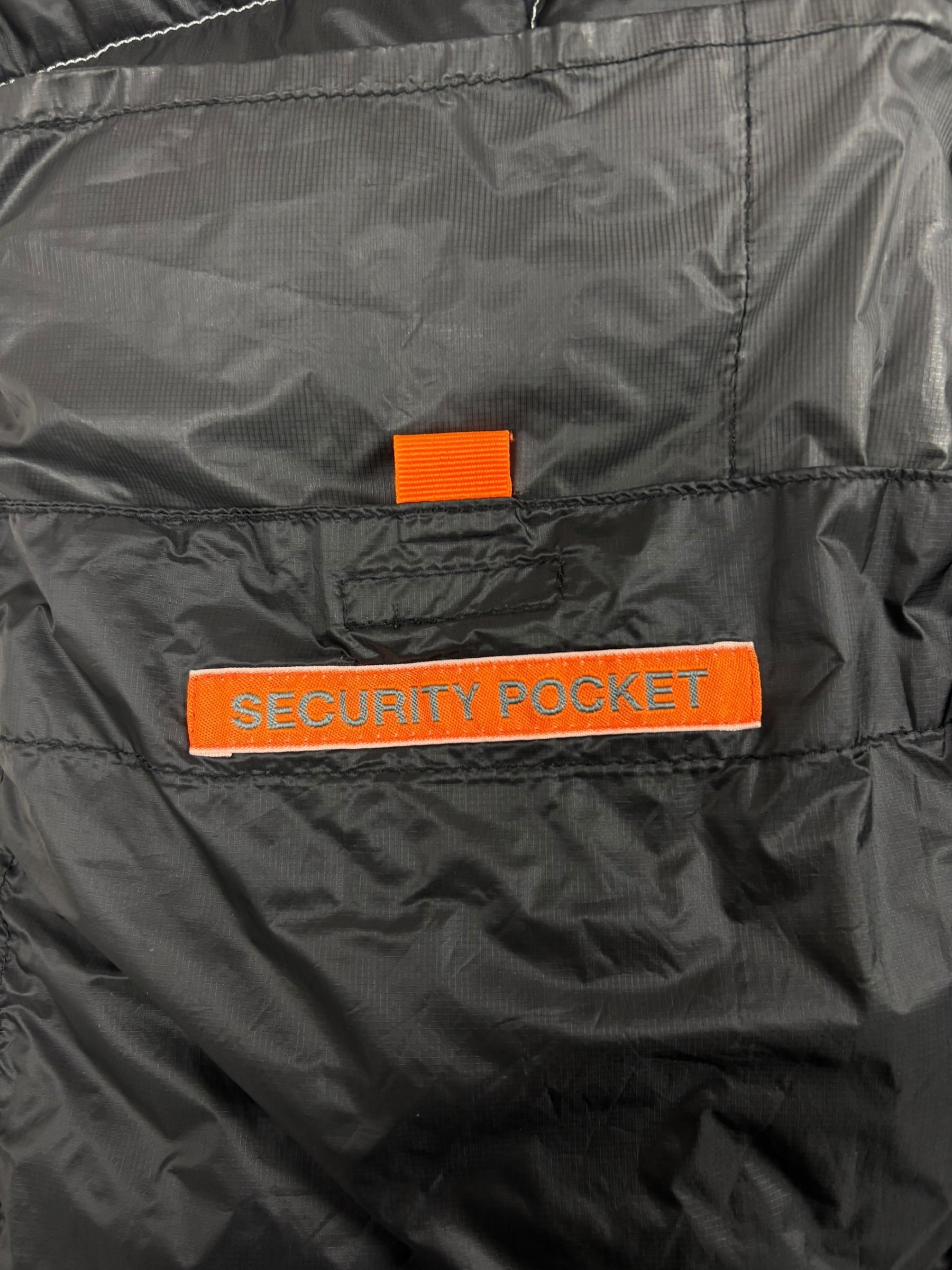 Doudoune Parajumpers noir / gris taille M - Logo et étiquette