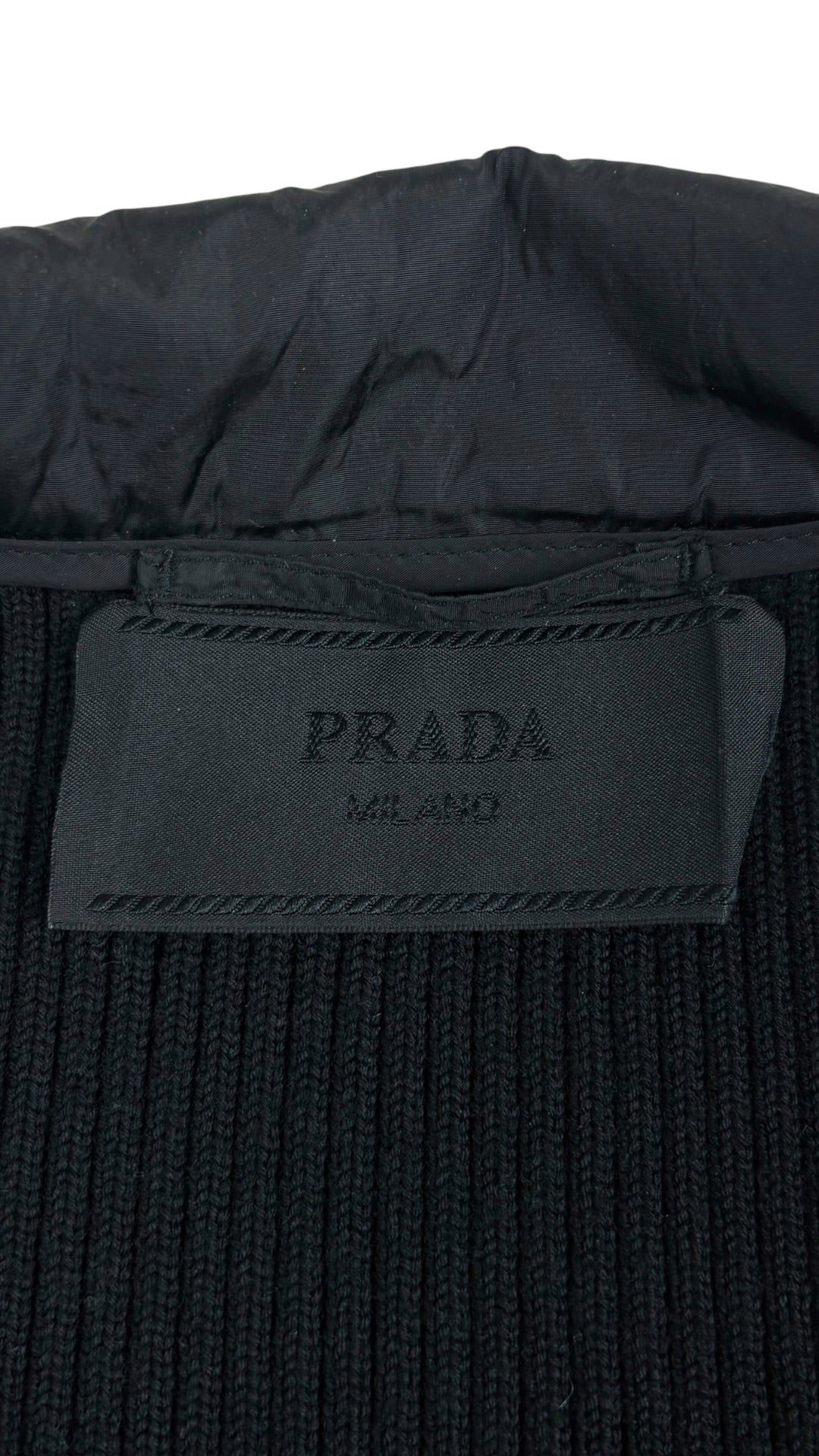 Cardigan Prada noir taille 48 - Logo et étiquette