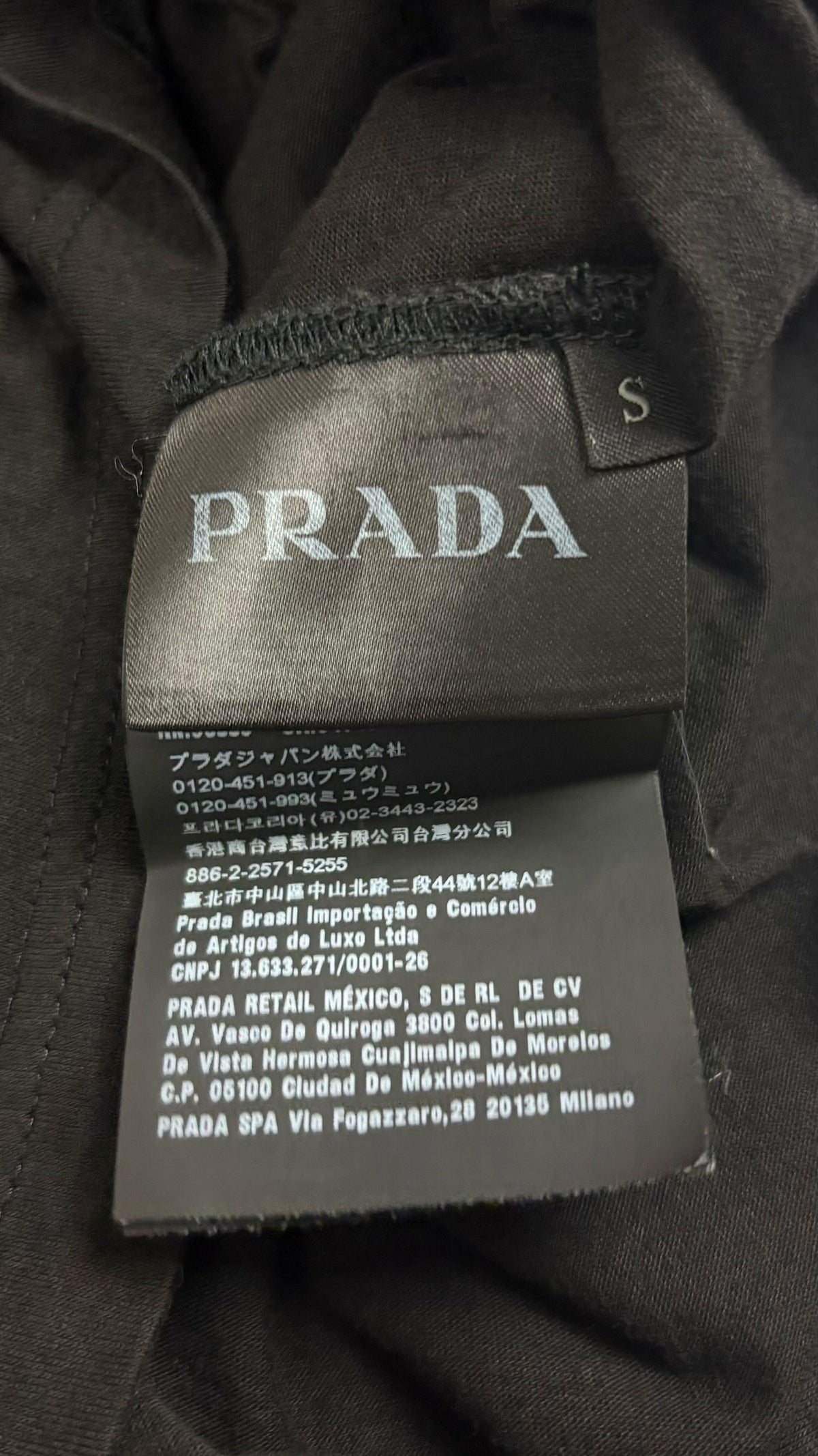 Tee-shirt Prada Poche Zippée noir taille S - vue 5/5