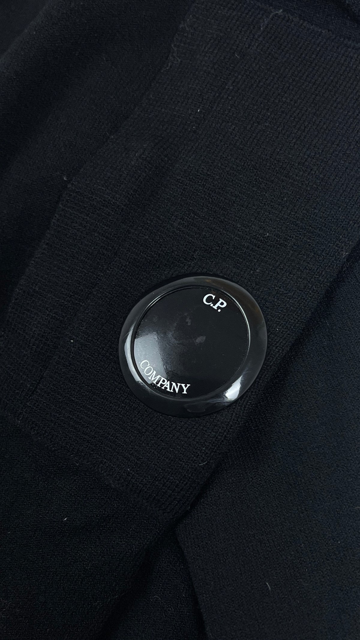 Pull Col Roulé C.P Company Lens en Laine noir, taille 54 – photo complémentaire 2 – NB08 Shop