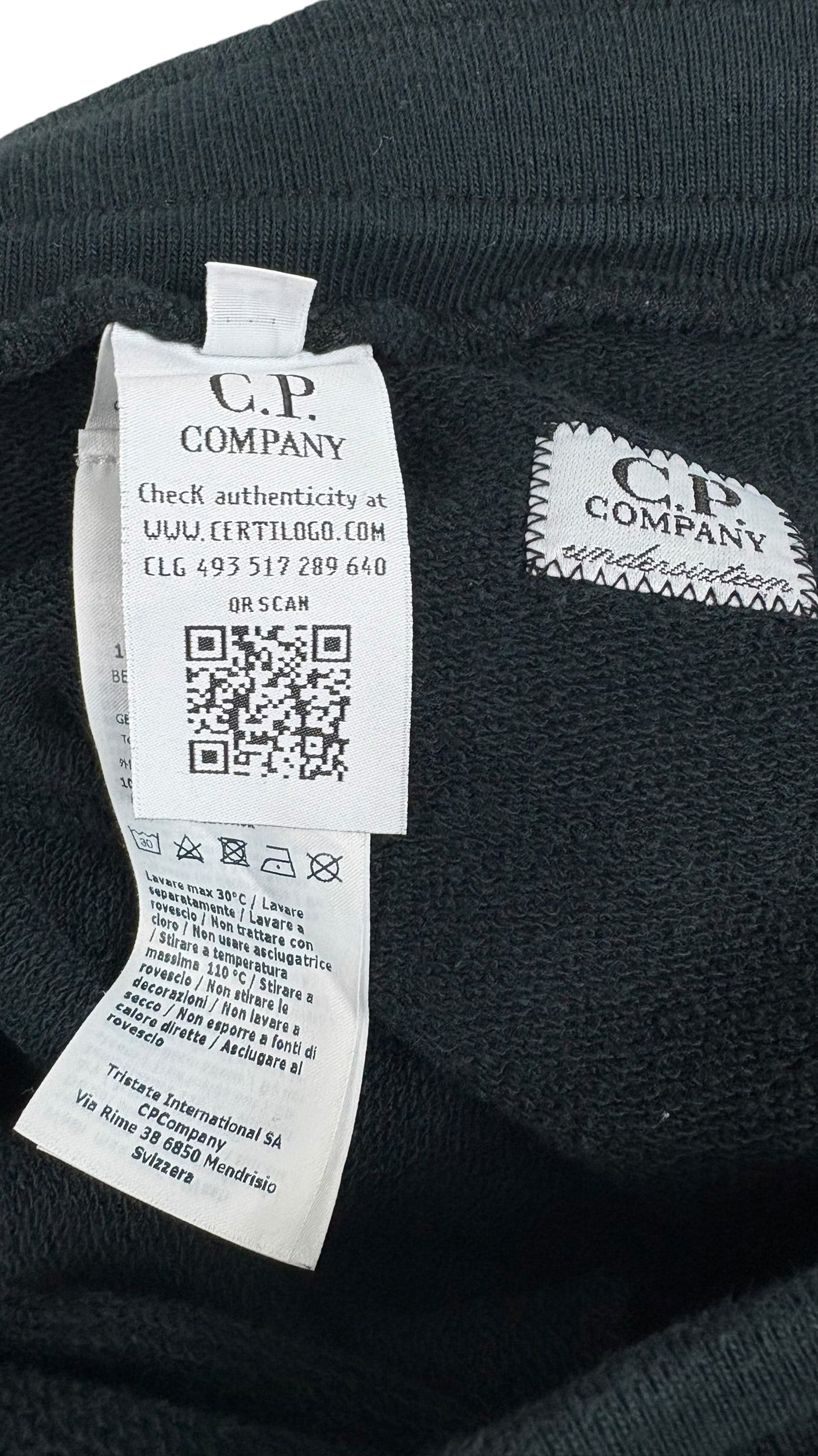 Short C.P Company marine taille 14 ans - vue 3/3