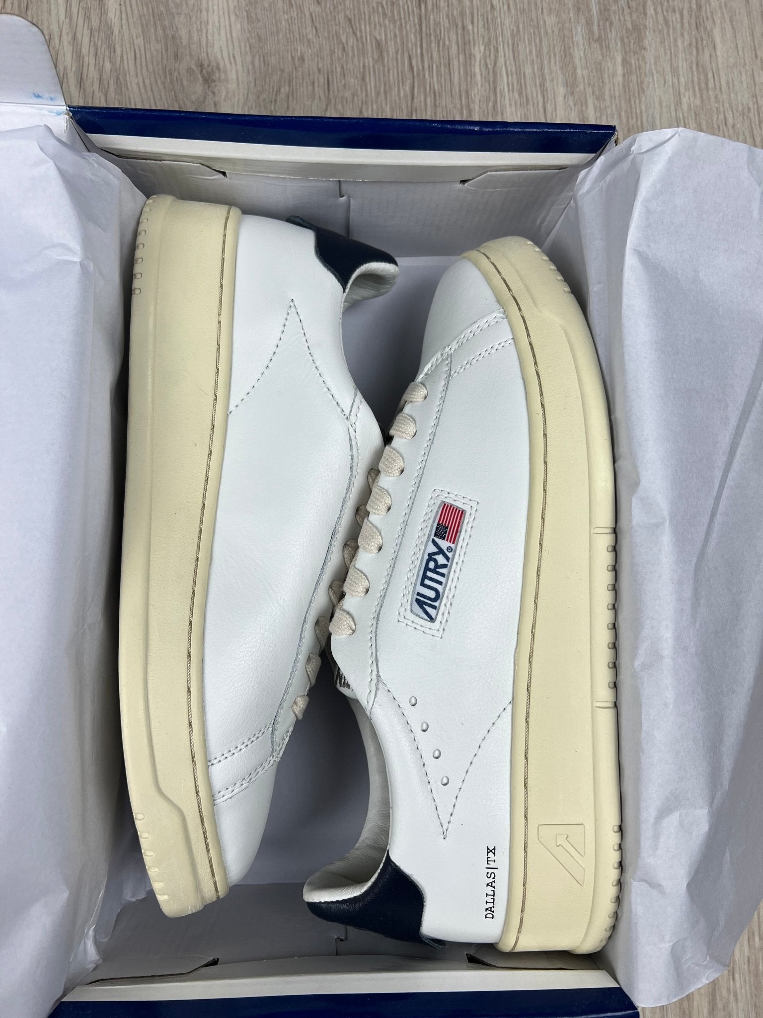 SNEAKERS AUTRY - NB08 SHOP